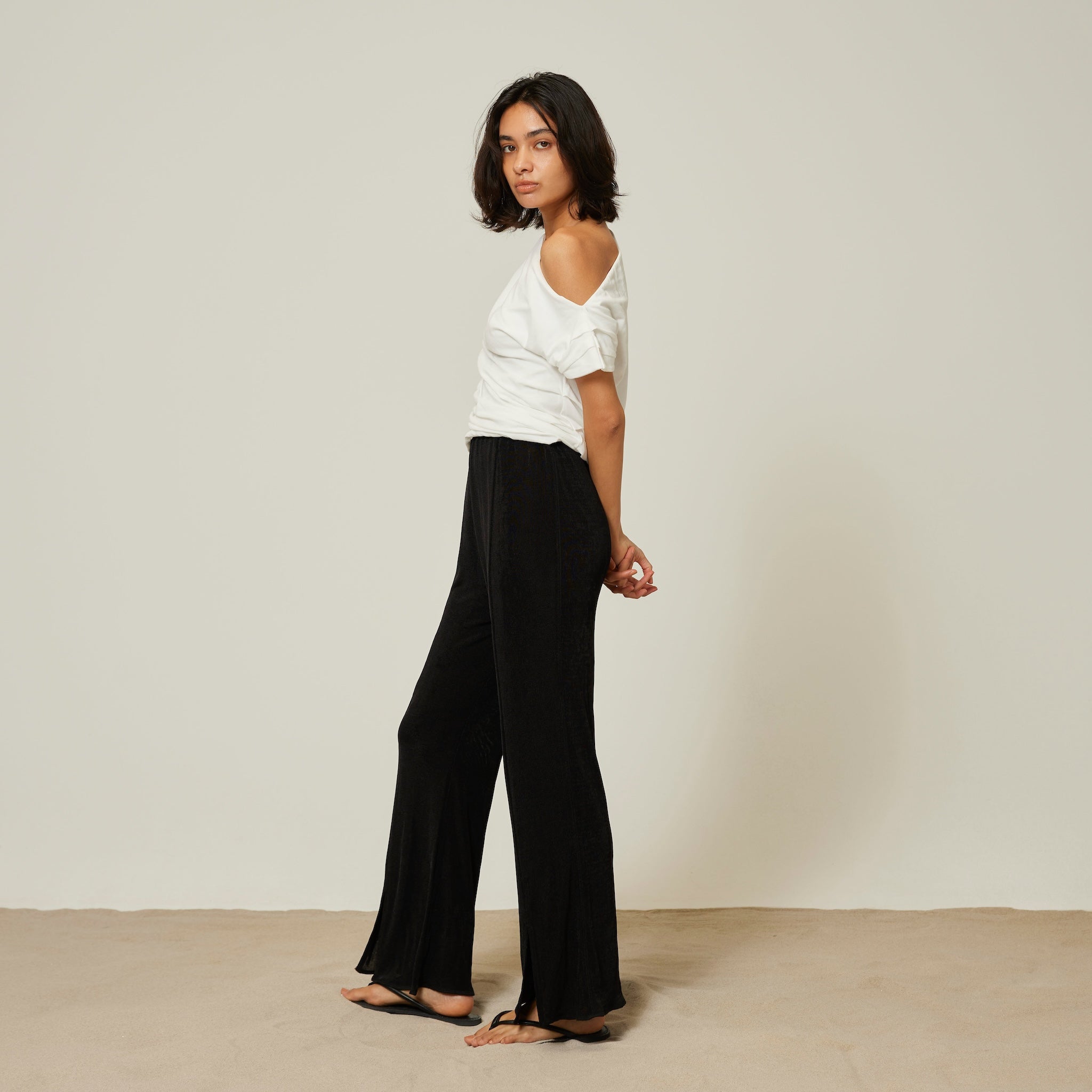 BACKスリットGLOSS RIBパンツ