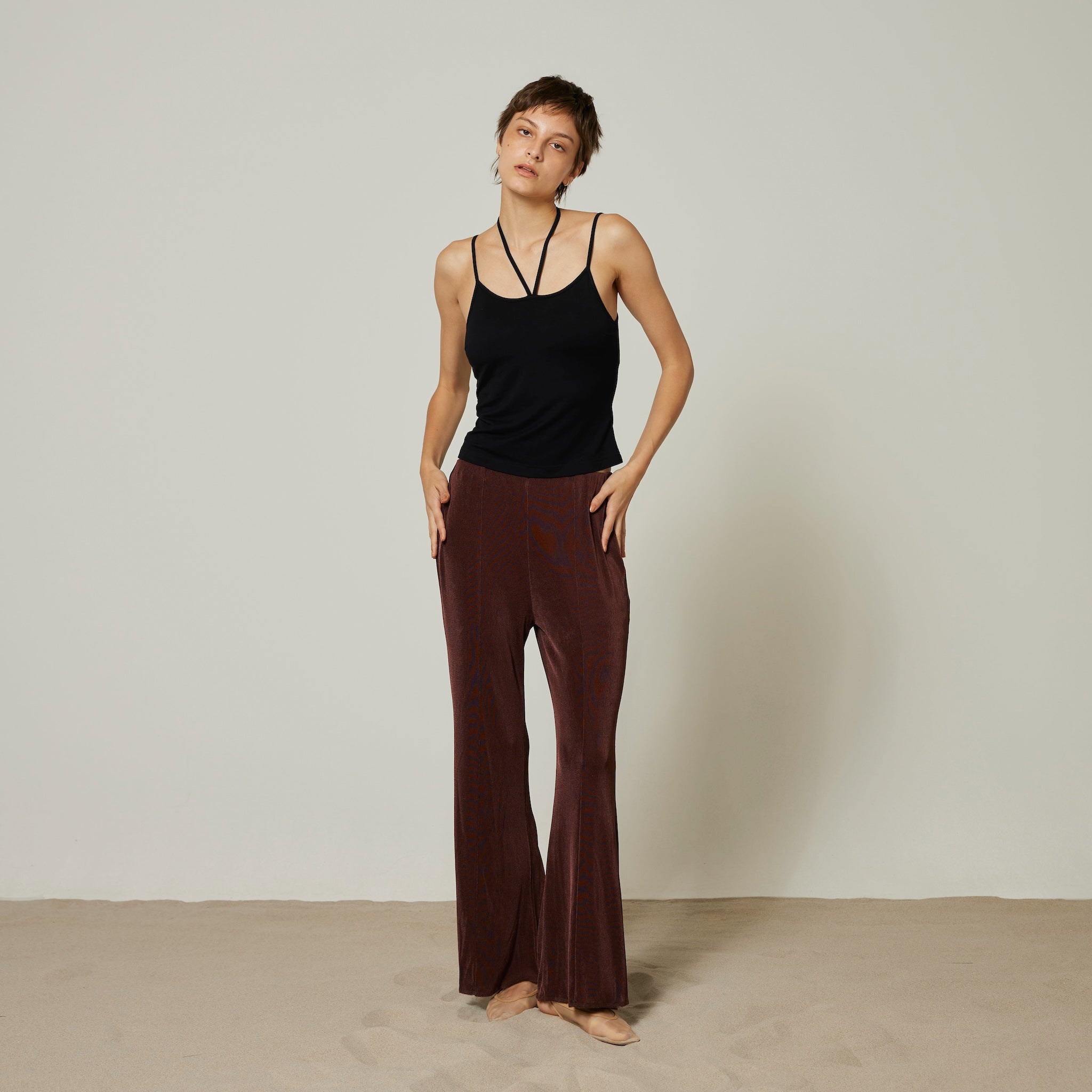 BACKスリットGLOSS RIBパンツ