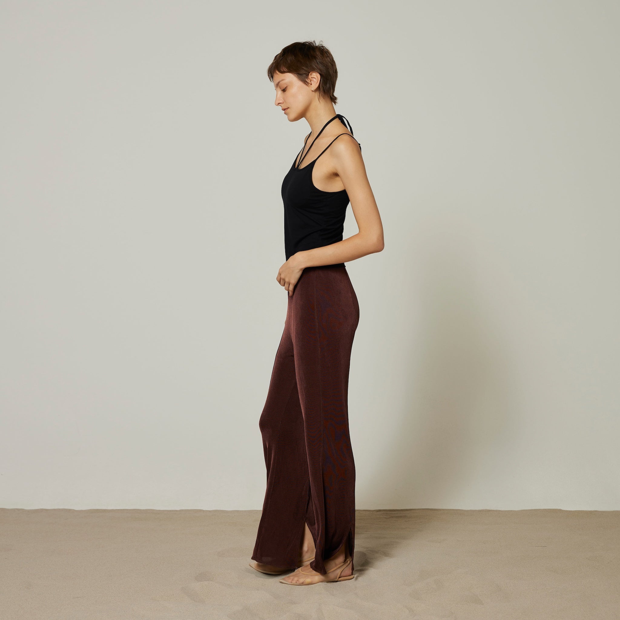 BACKスリットGLOSS RIBパンツ