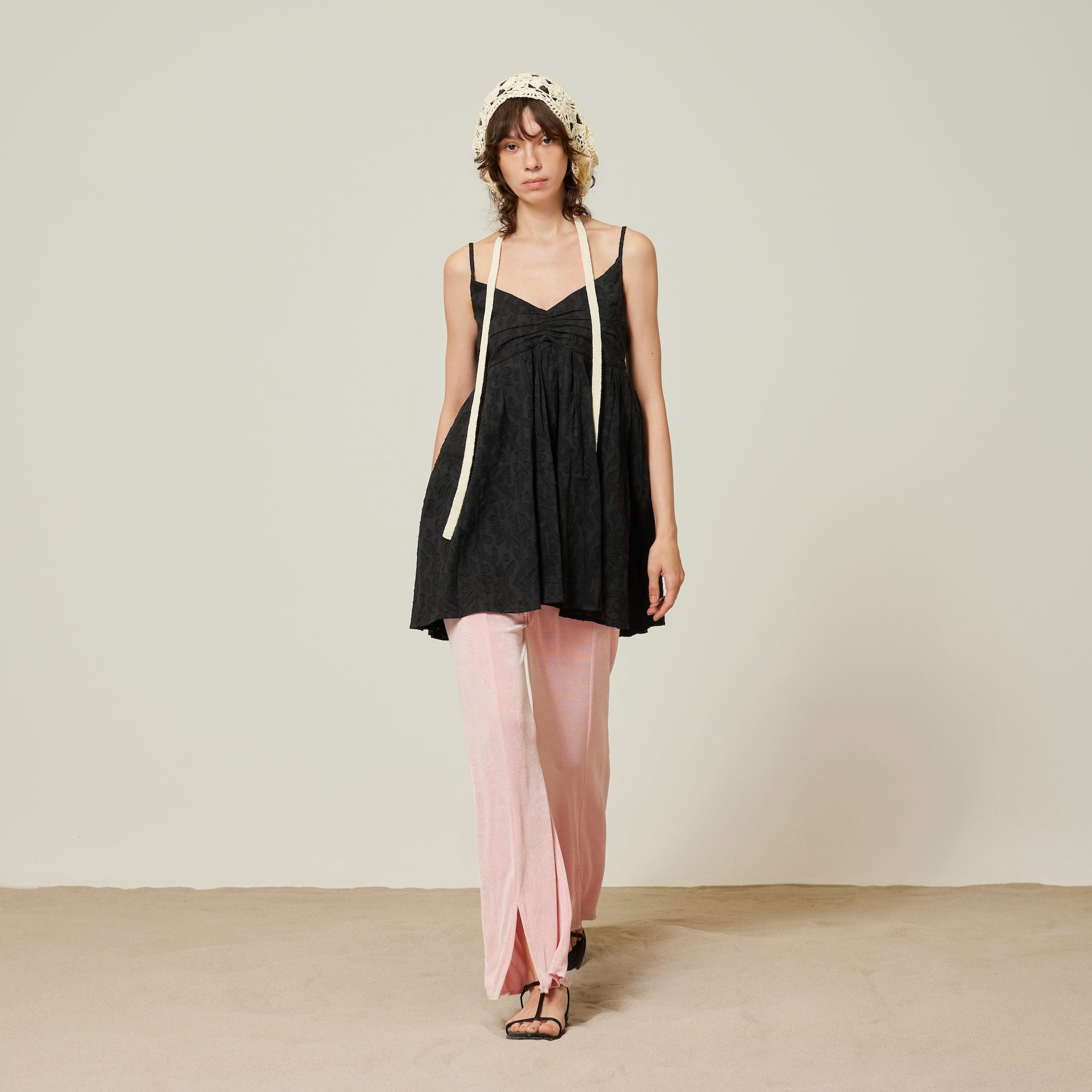 BACK SLIT GLOSS RIB PANTS