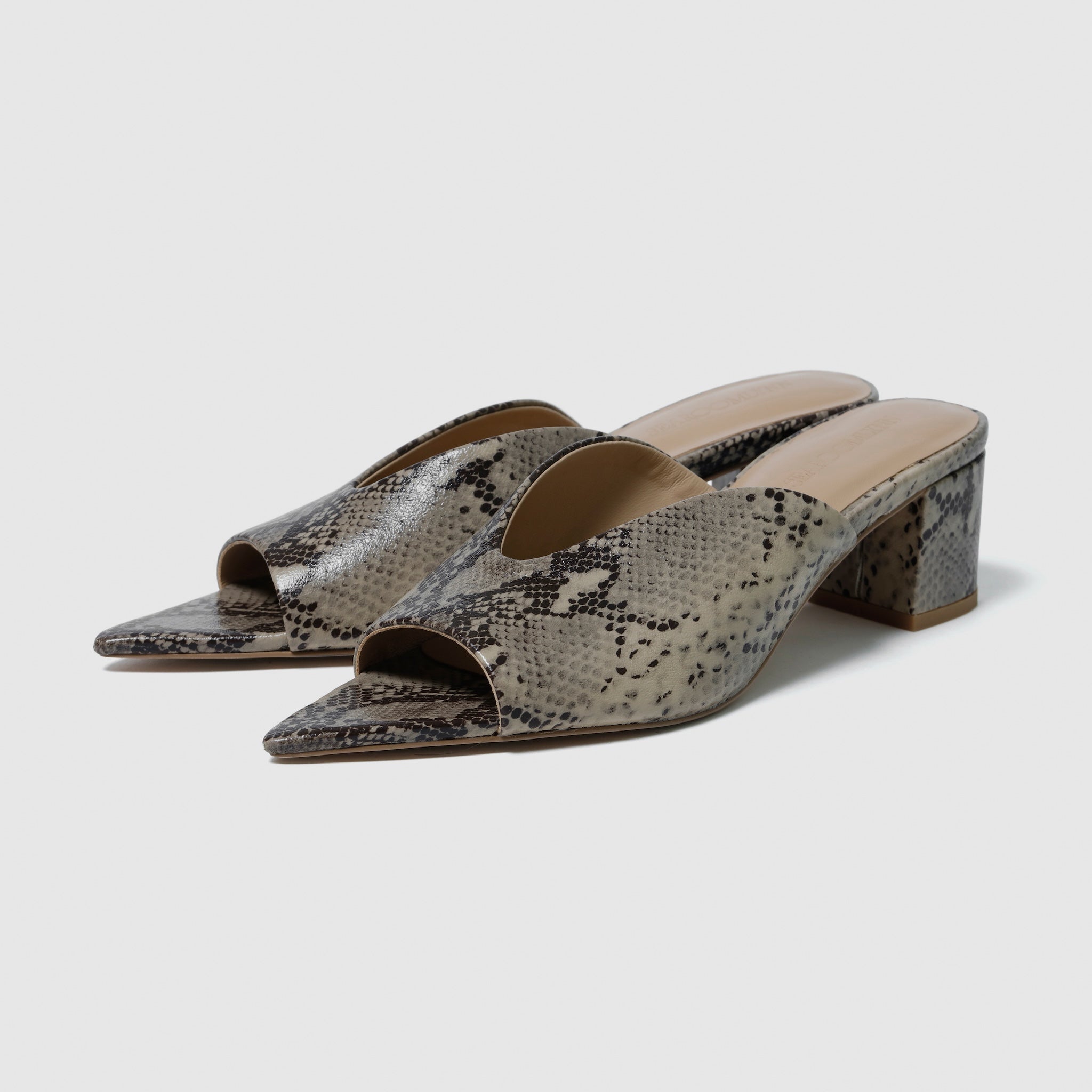 Curve Line Sandals