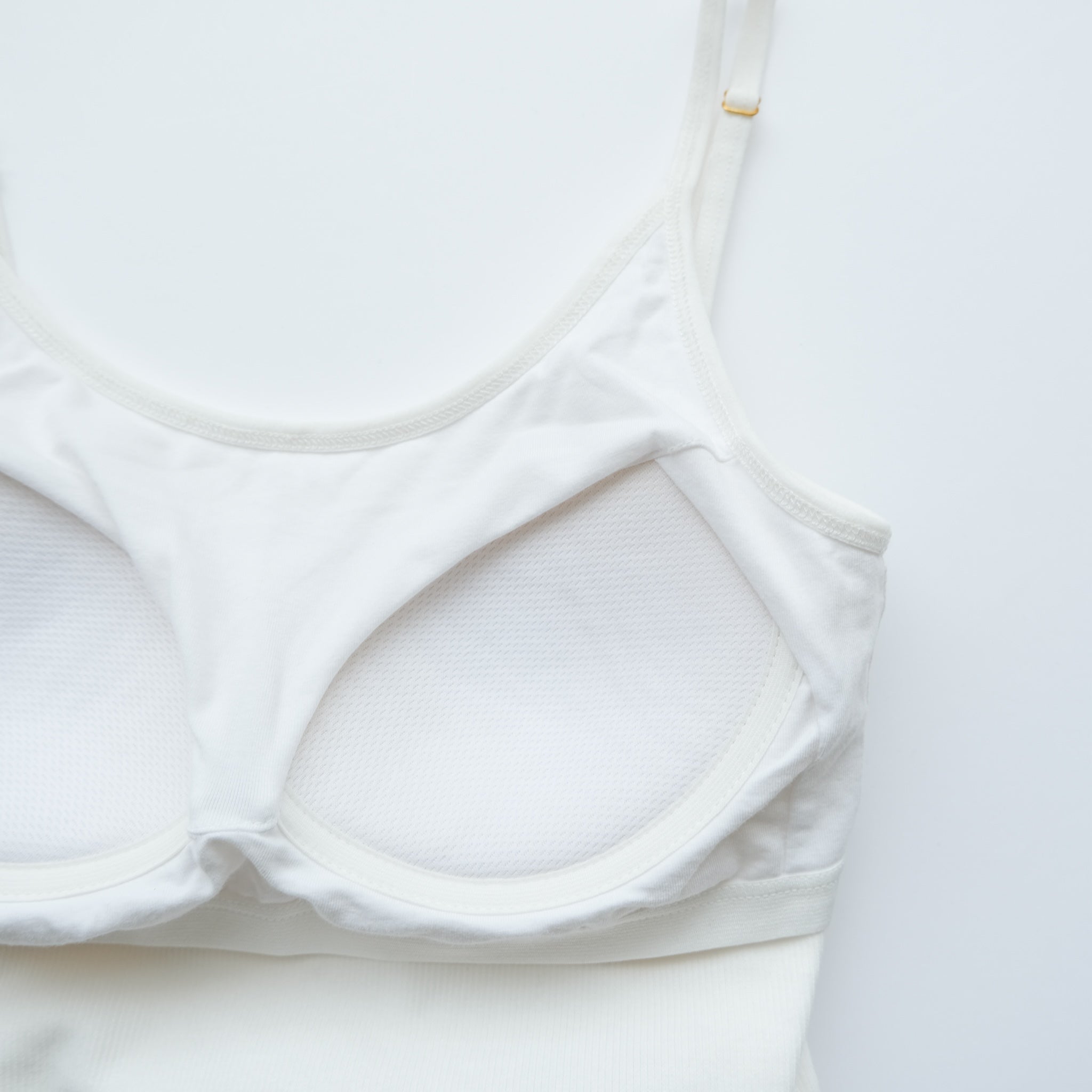 FitパッドBack openキャミ