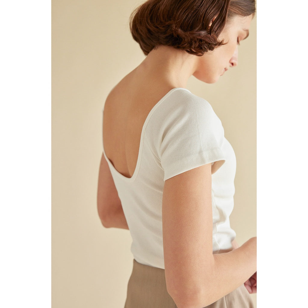 パッドin BACK Uカットソー