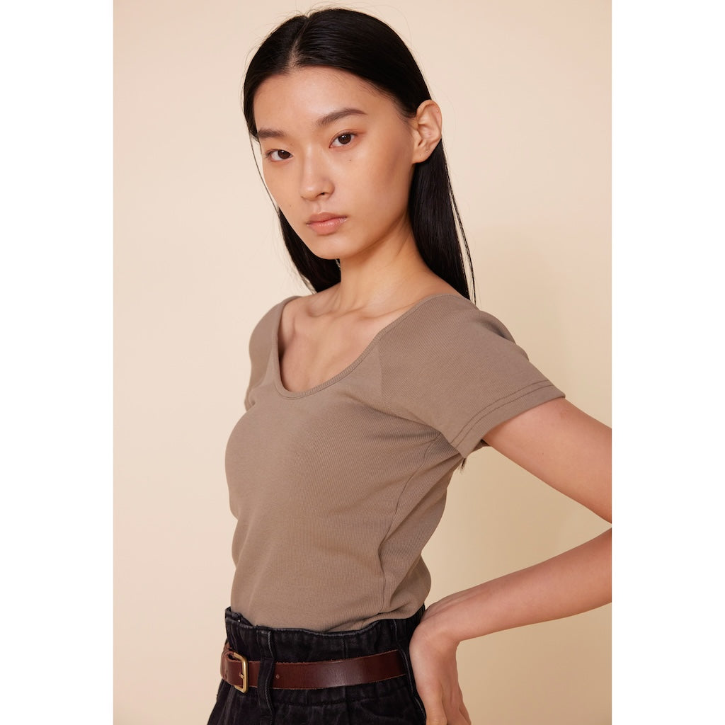 パッドin BACK Uカットソー