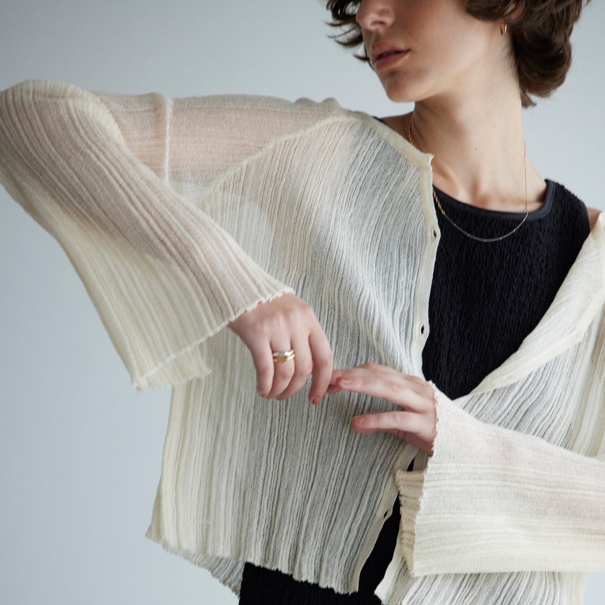 LightシアーランダムRIBショートカーデ