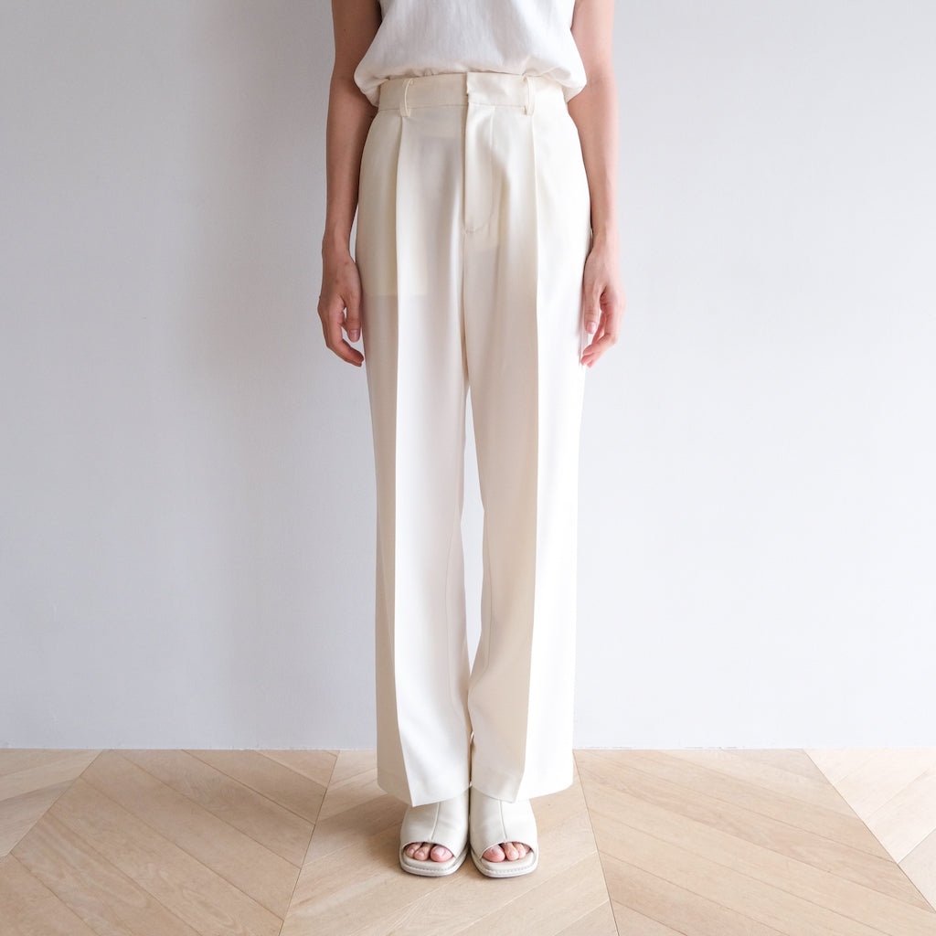 Stretch twill straight pants