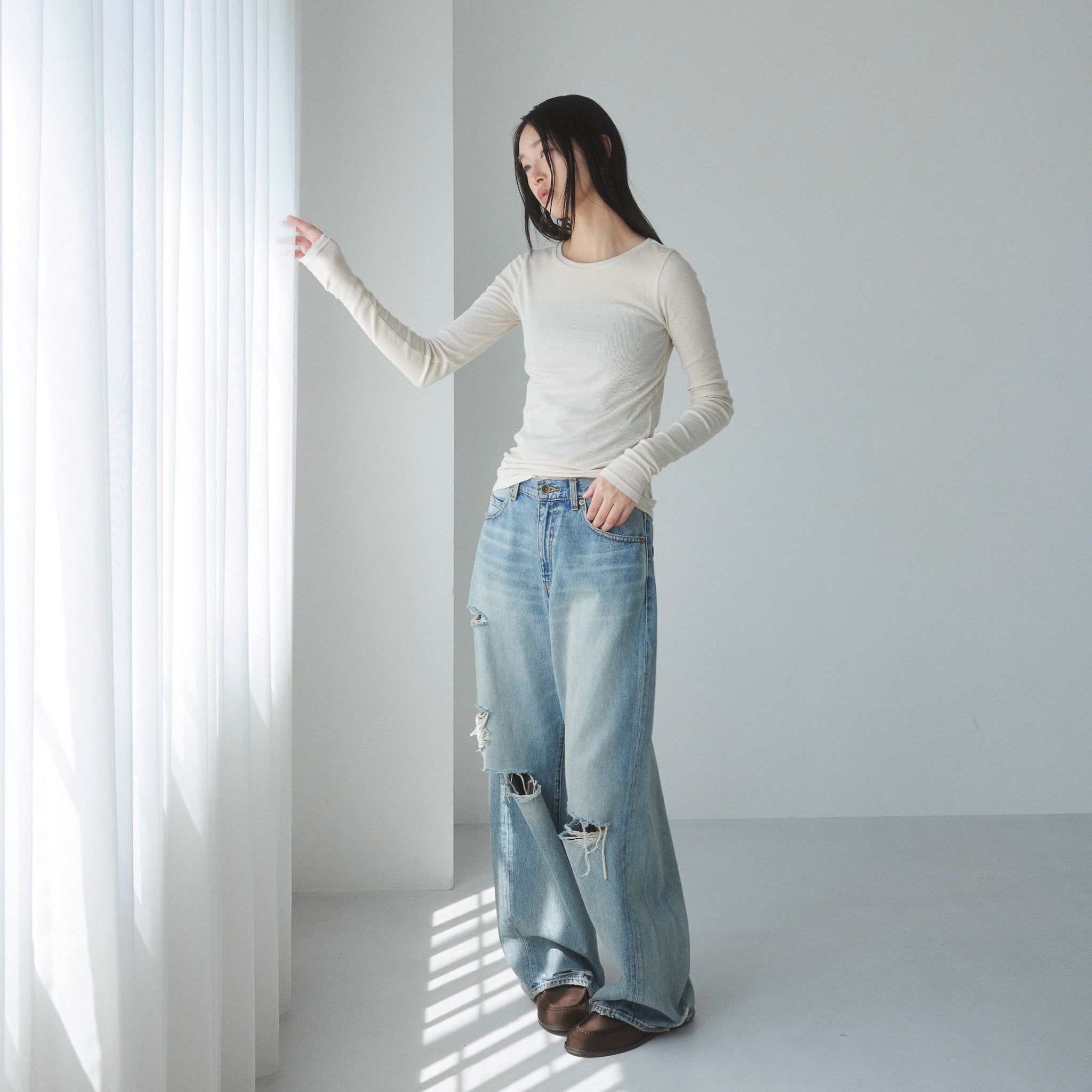 Light sheer rib fit top