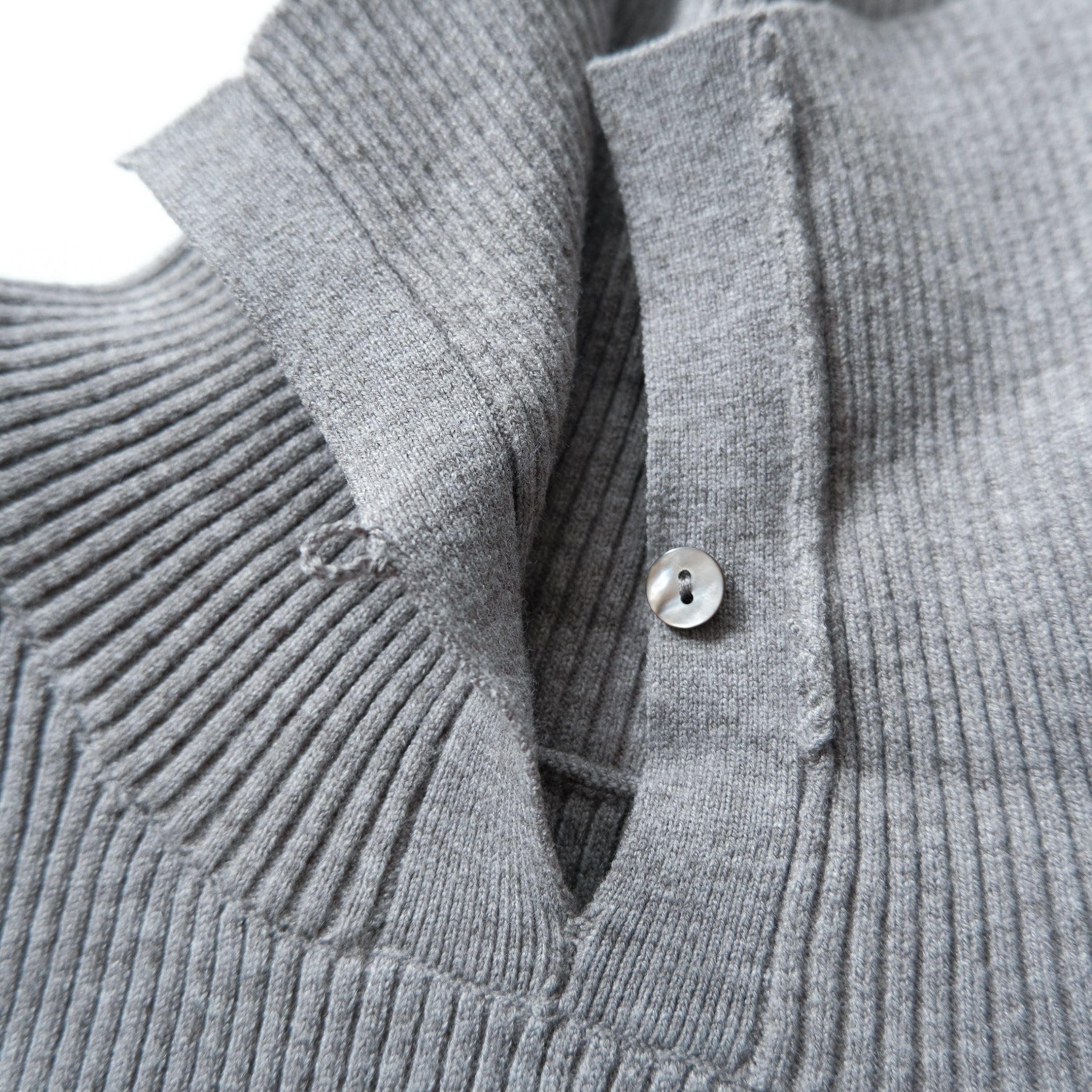 MultiネックRIBニットトップス