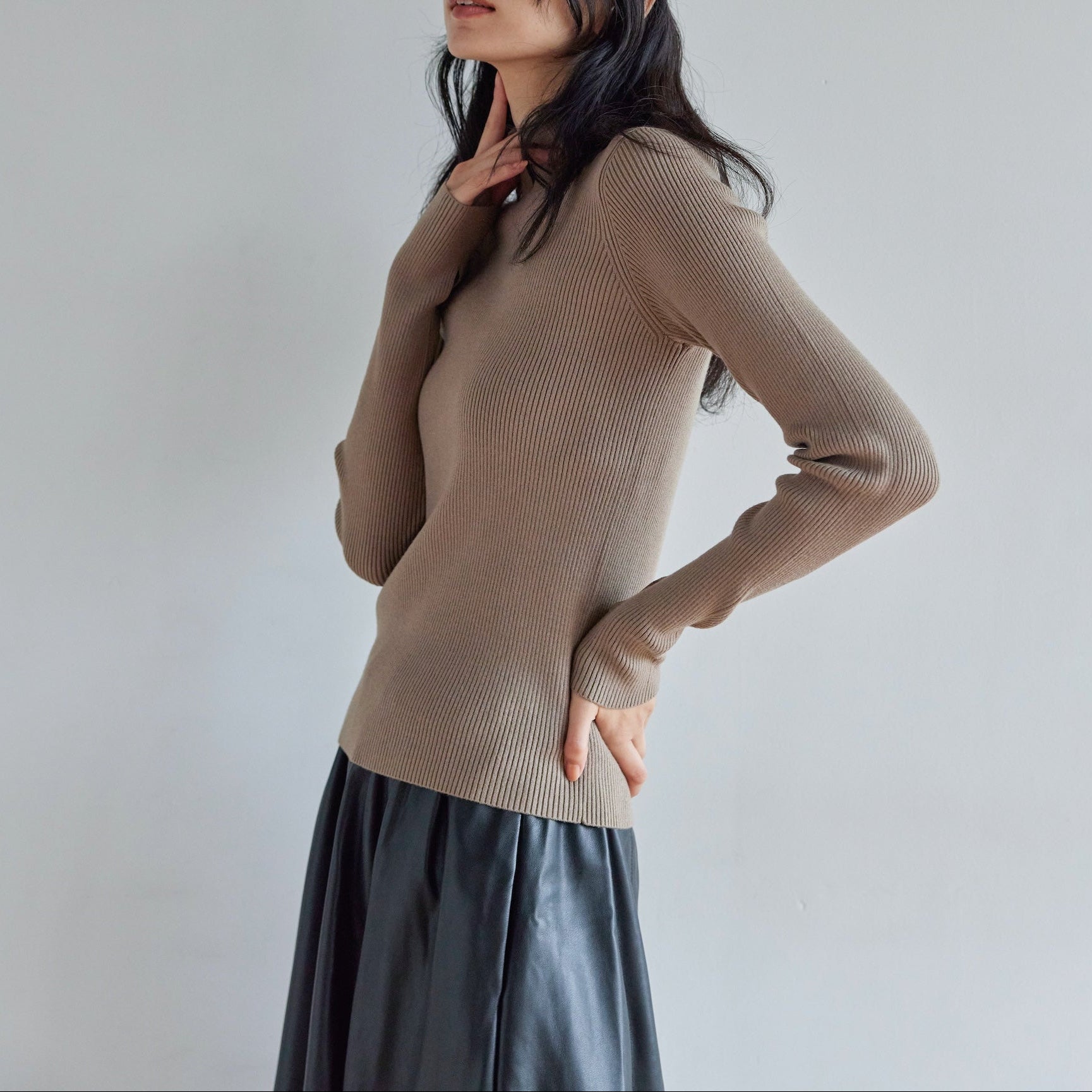 MultiネックRIBニットトップス