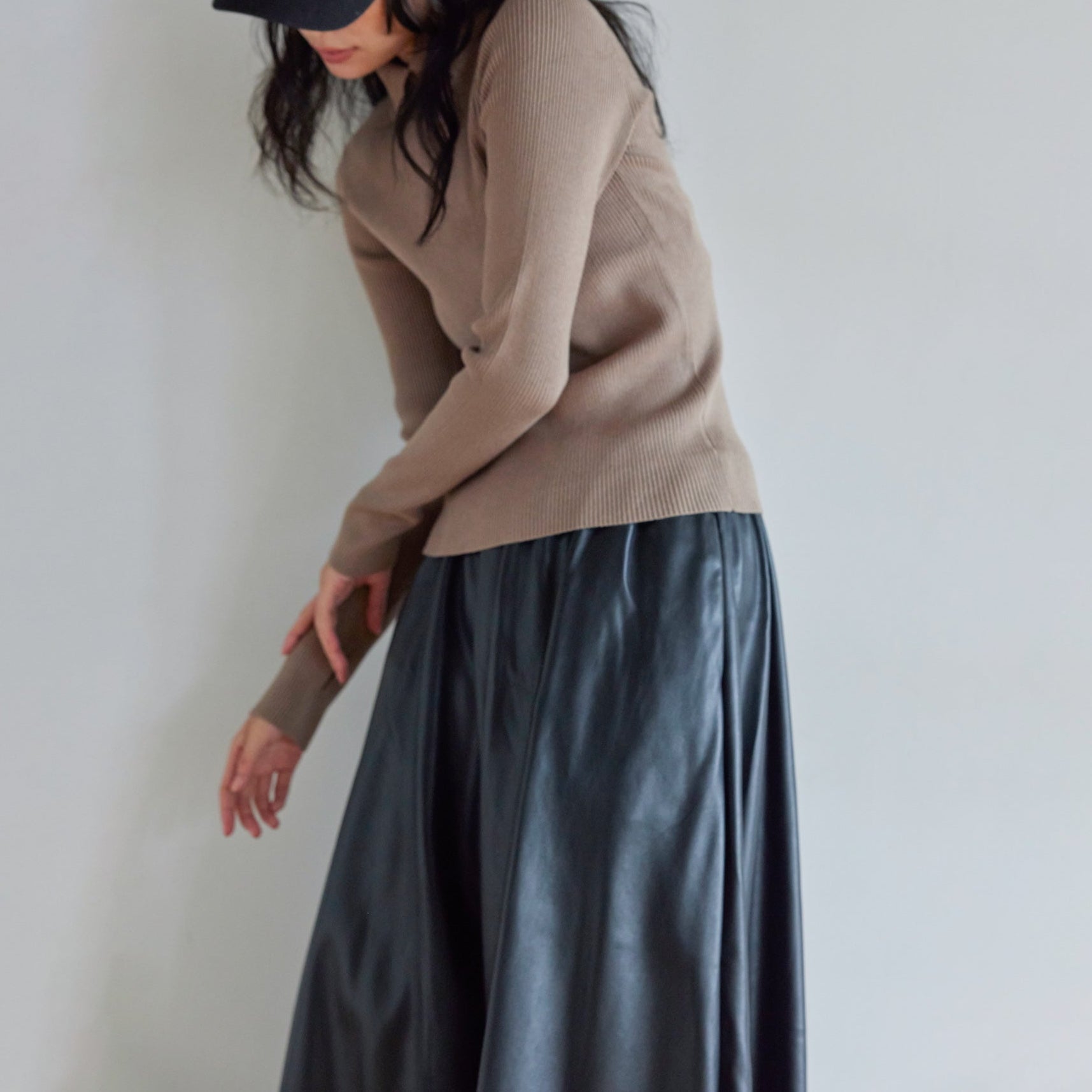 MultiネックRIBニットトップス