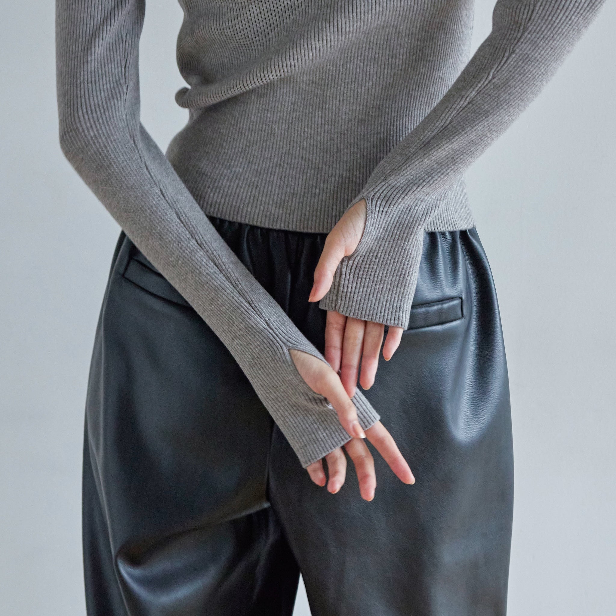 MultiネックRIBニットトップス