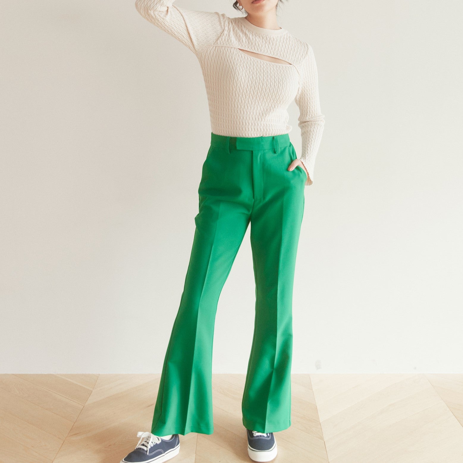 Center-pleat flared slacks pants