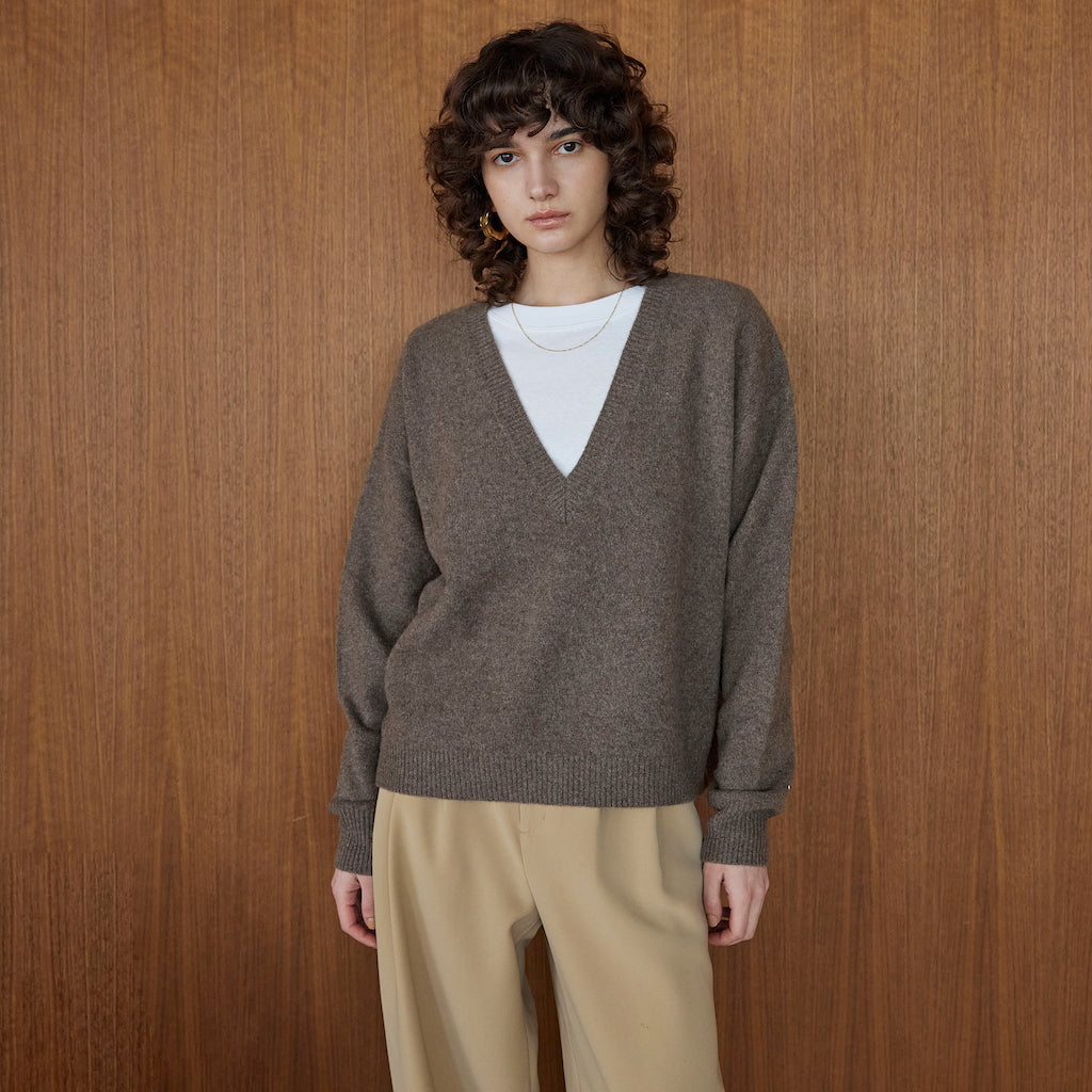 YAK Basic V-neck pullover