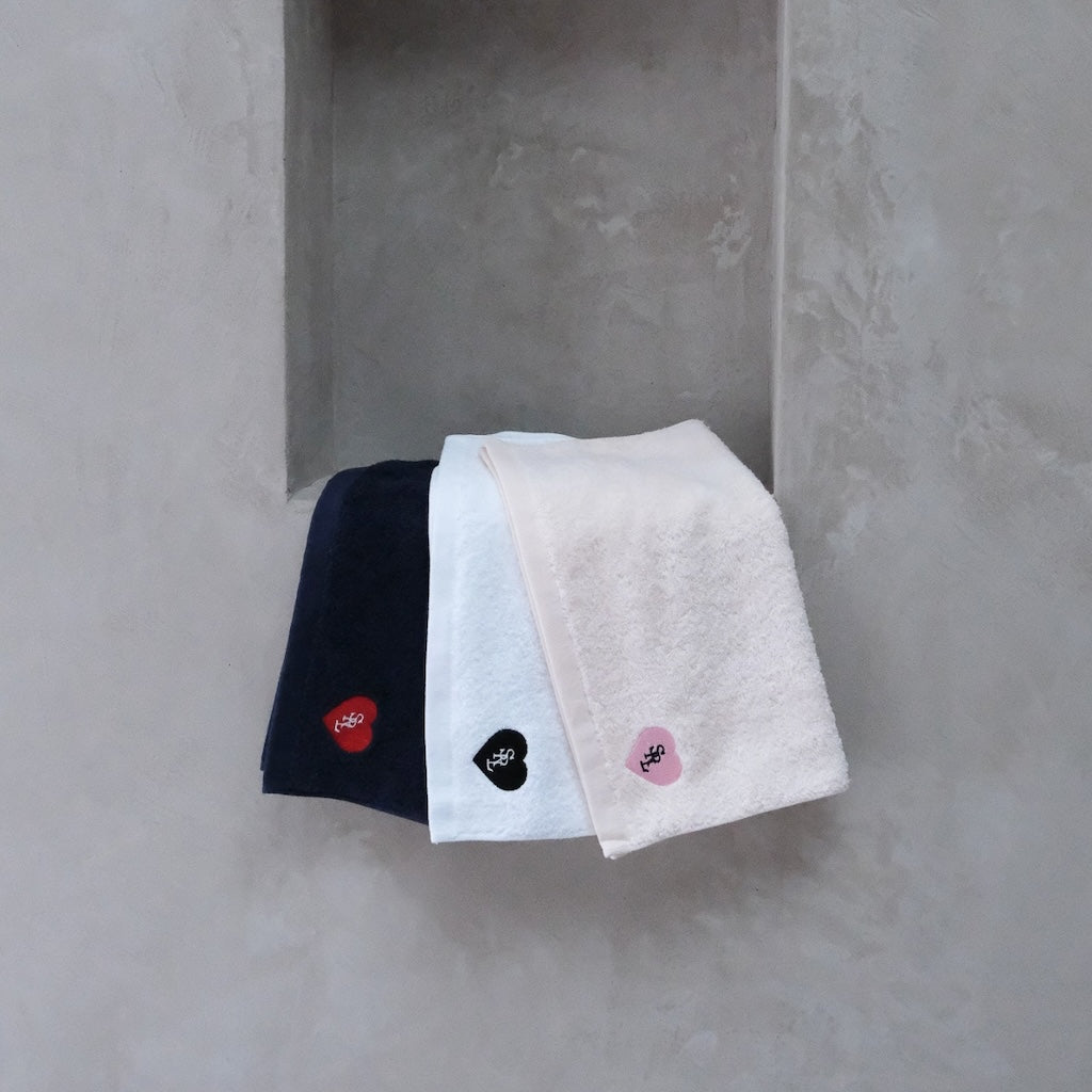 HEART EMBROIDERY Hand towel