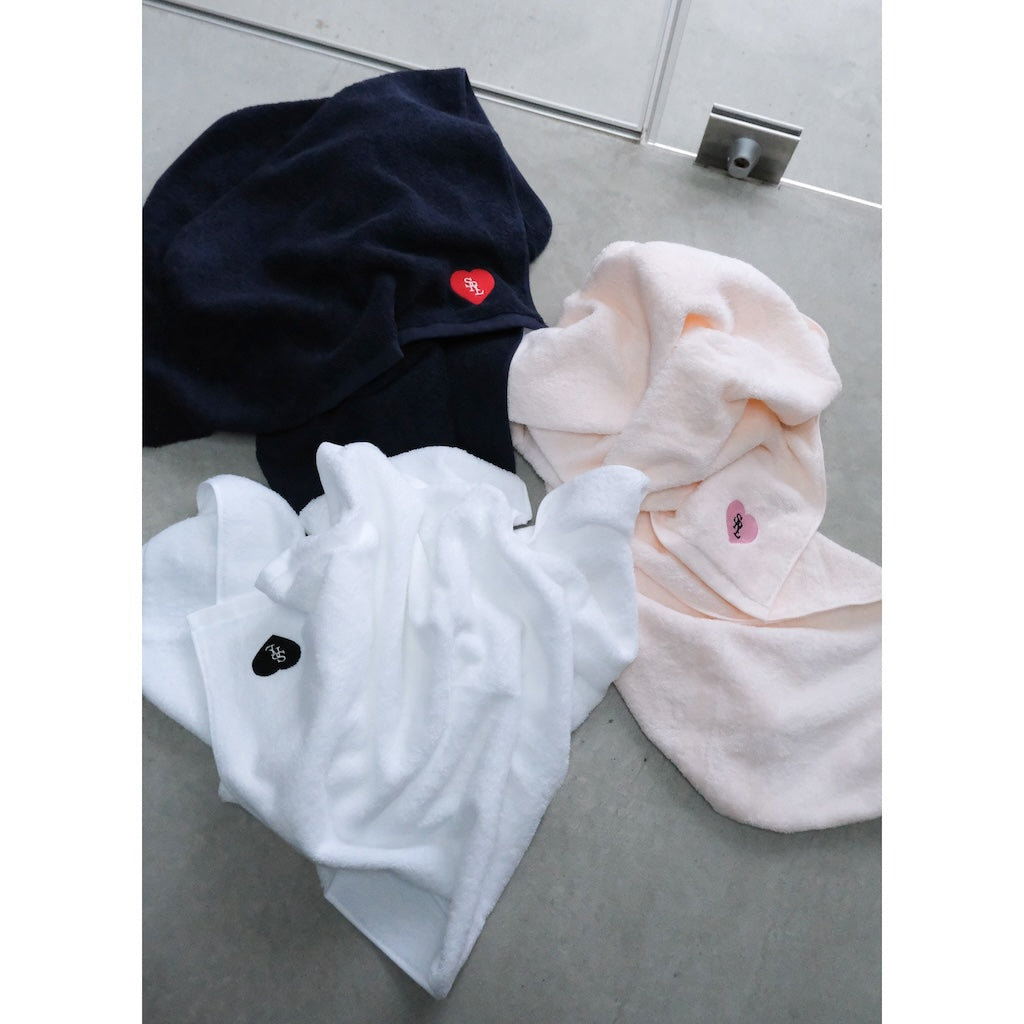 HEART EMBROIDERY Bath towel