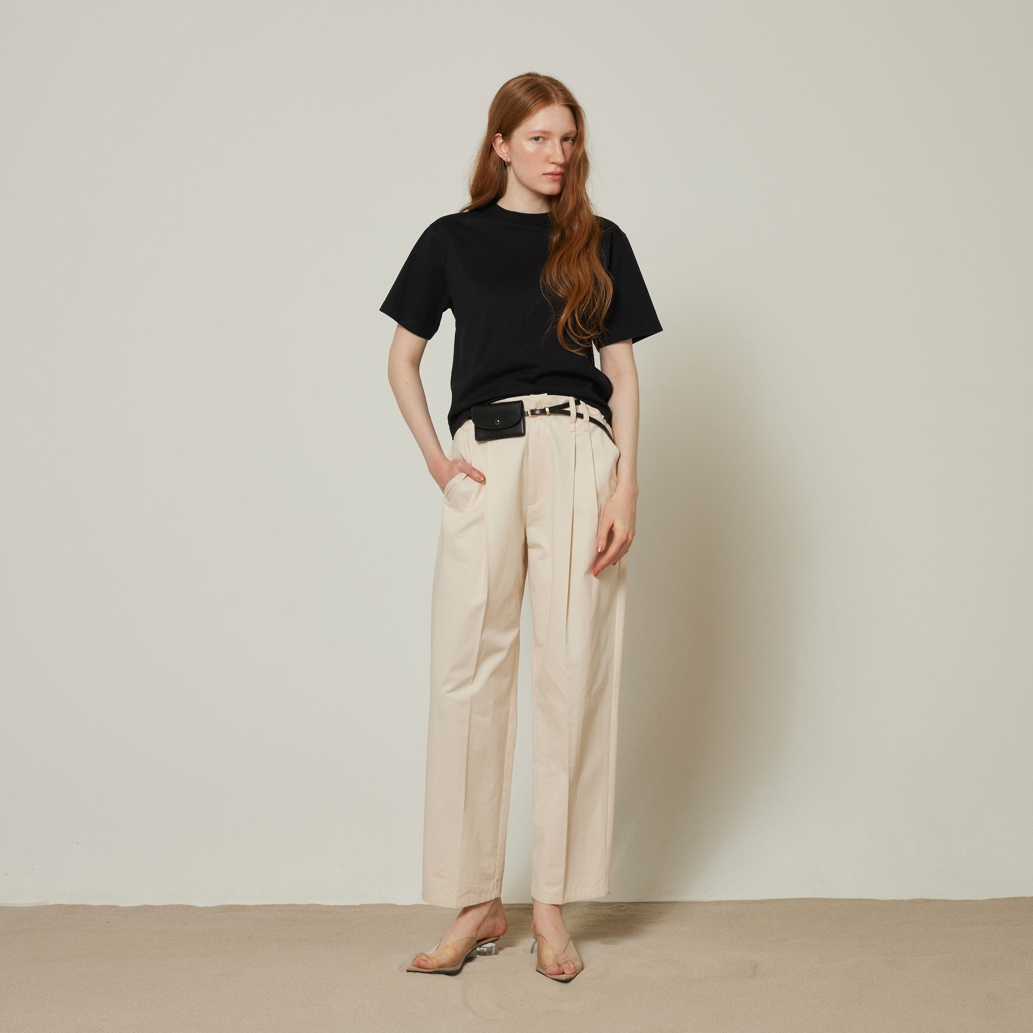 2tuck 2loop tapered cotton pants