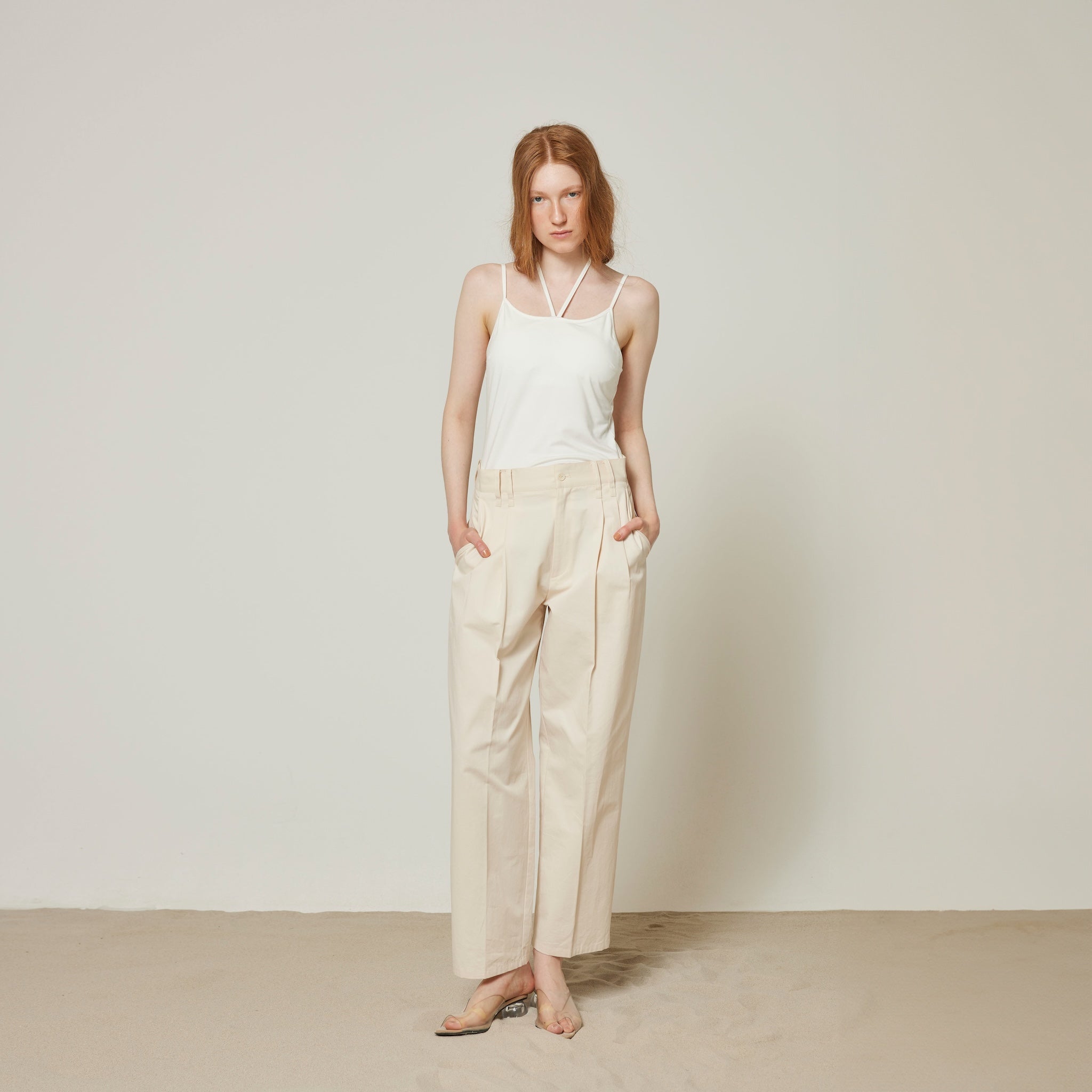 2tuck 2loop tapered cotton pants