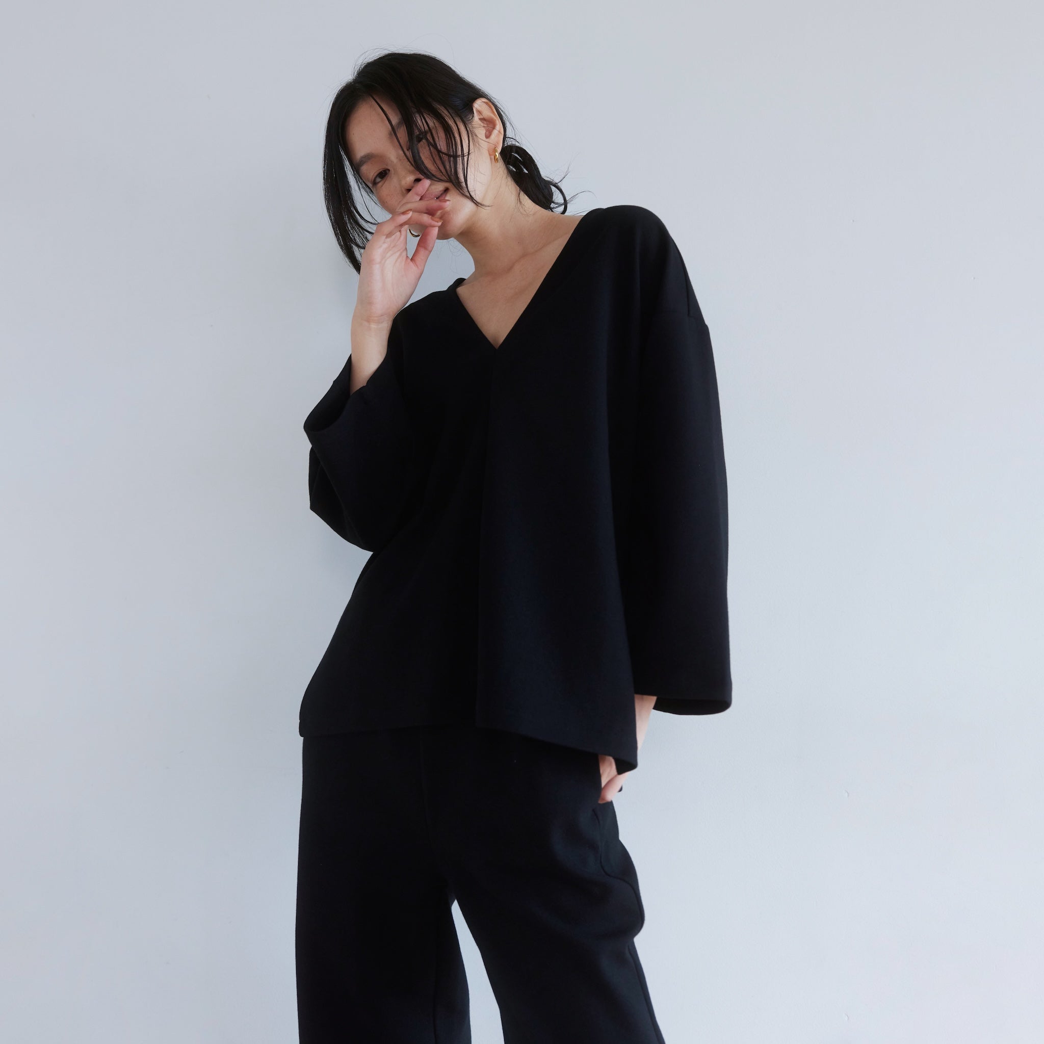 アムンゼン2way Vネックトップス