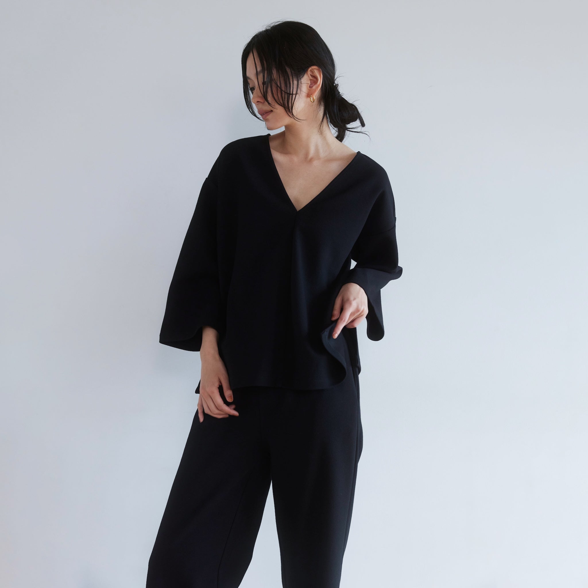 アムンゼン2way Vネックトップス