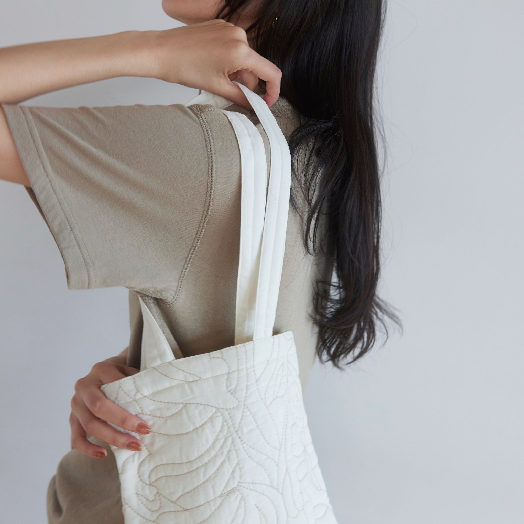 Flower wave embroidery mini tote bag