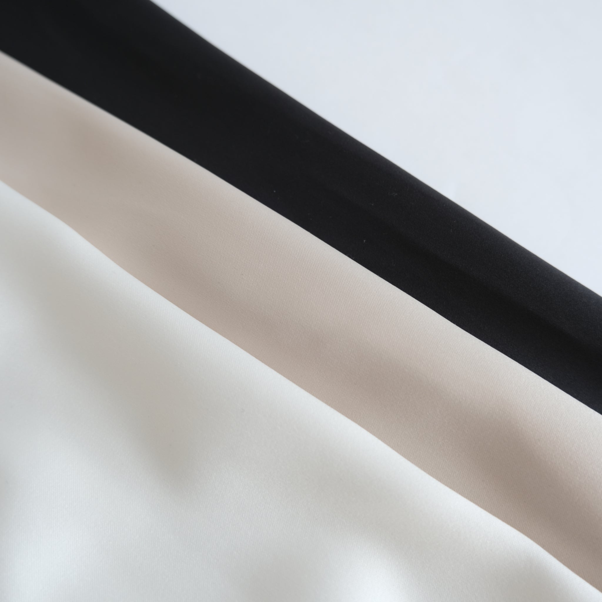 マットSatinカップLayeredトップス