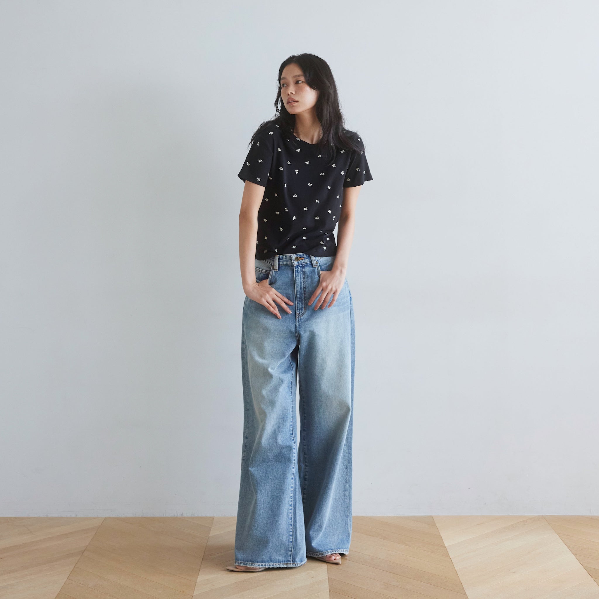Tiny Pattern Embroidery T-shirt