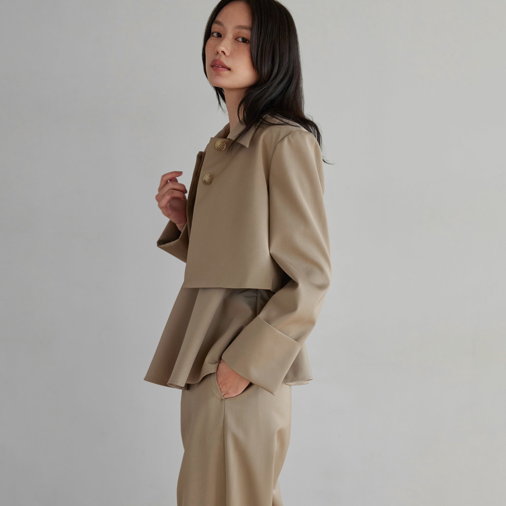 Wide Cuffs Short Jacket