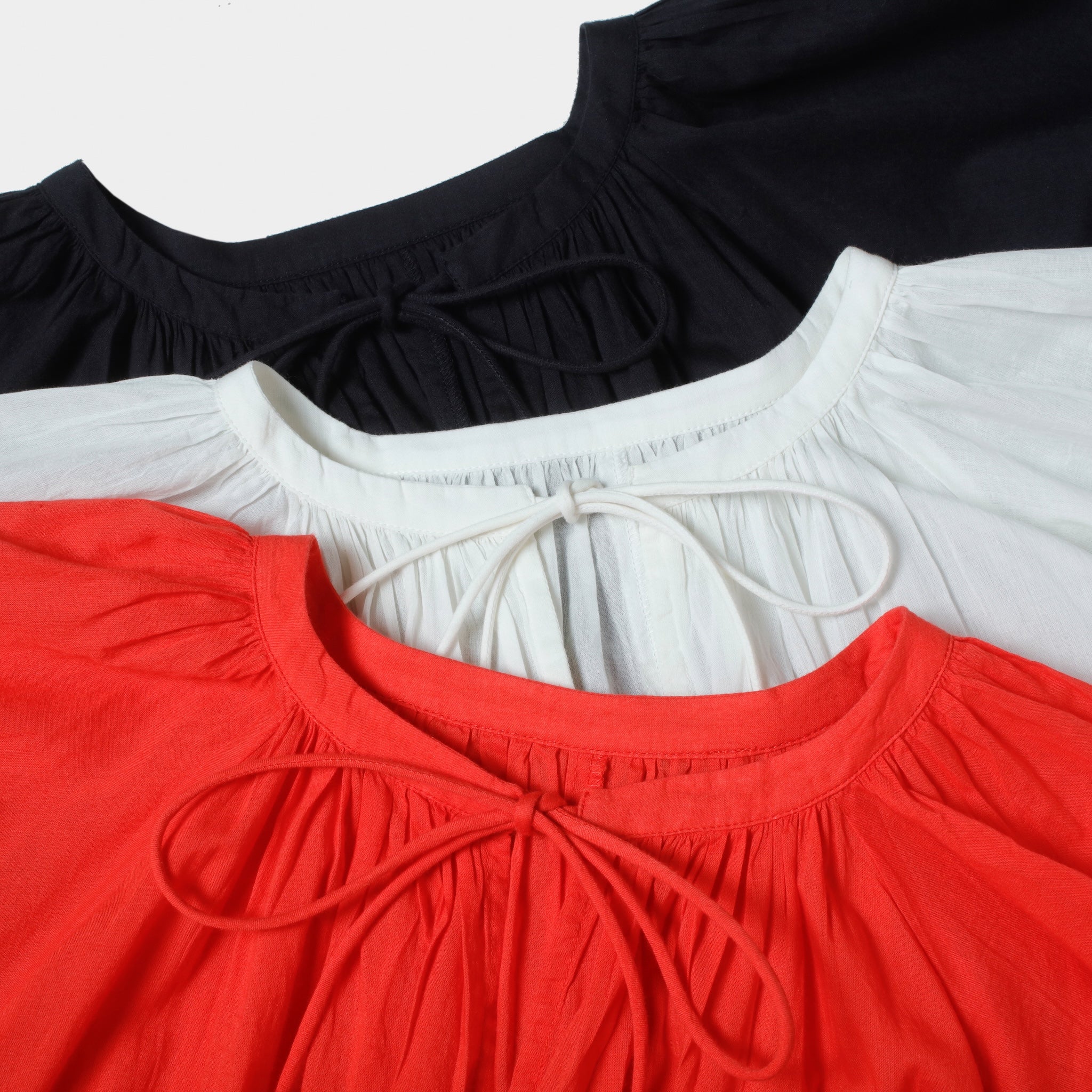 C/voileエアリーボリュームVカットドレス