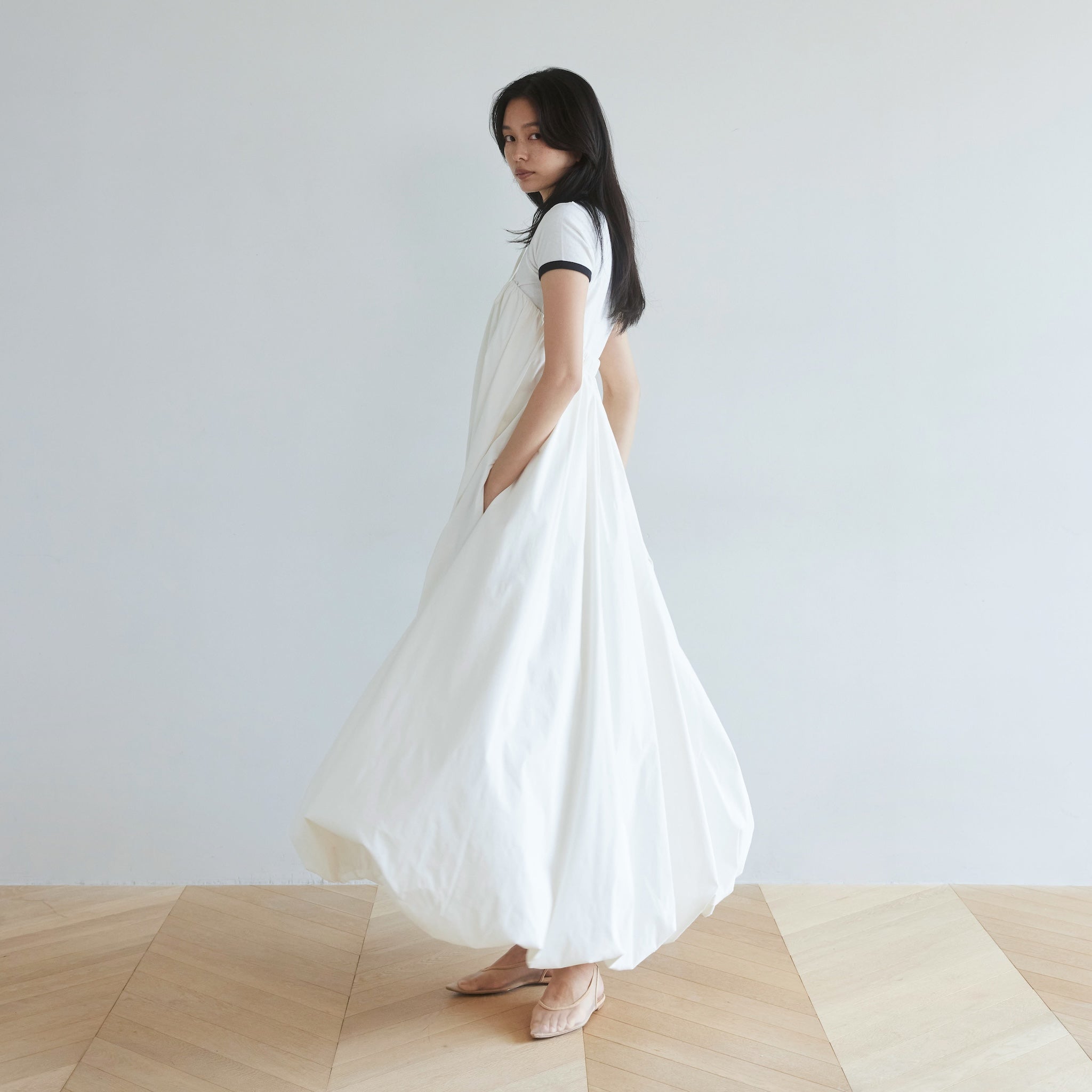 Double Strap Balloon Volume Dress