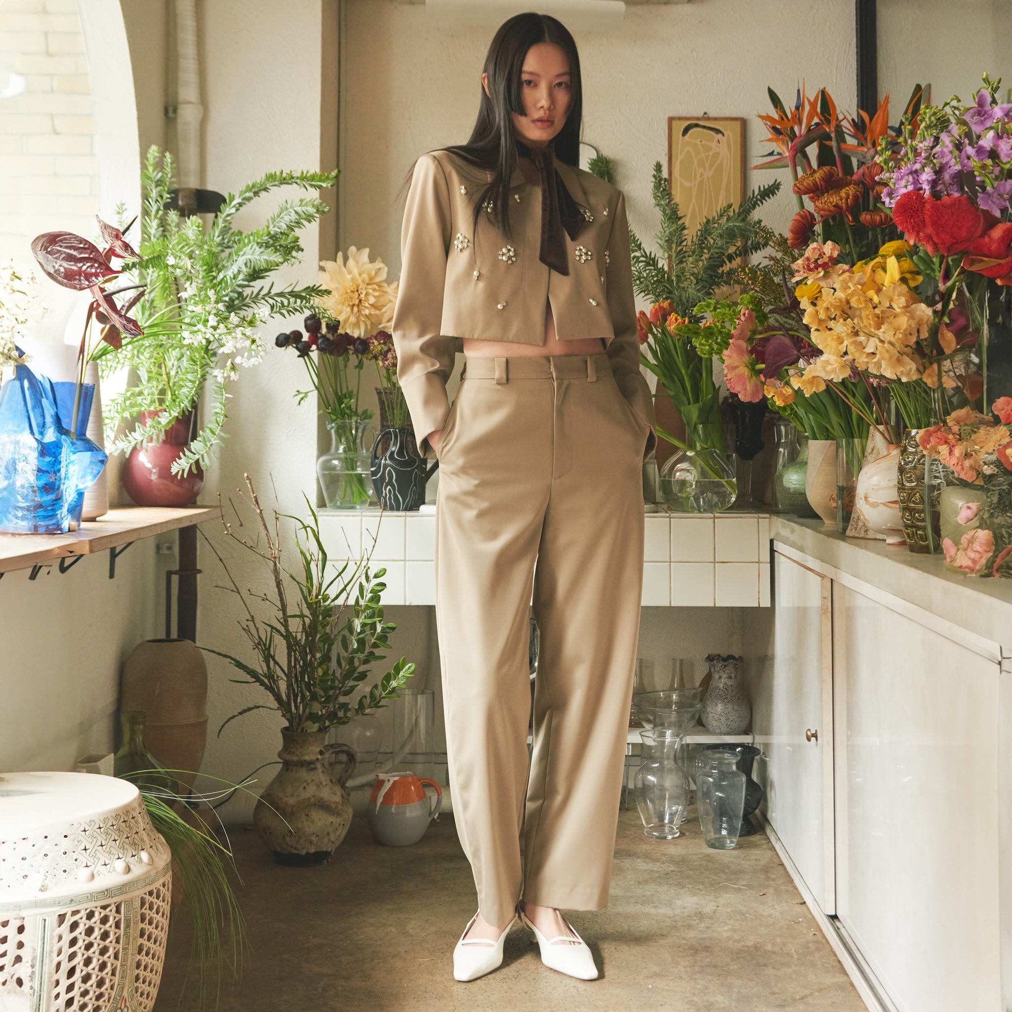 Flowy Fabric Curve Slacksパンツ