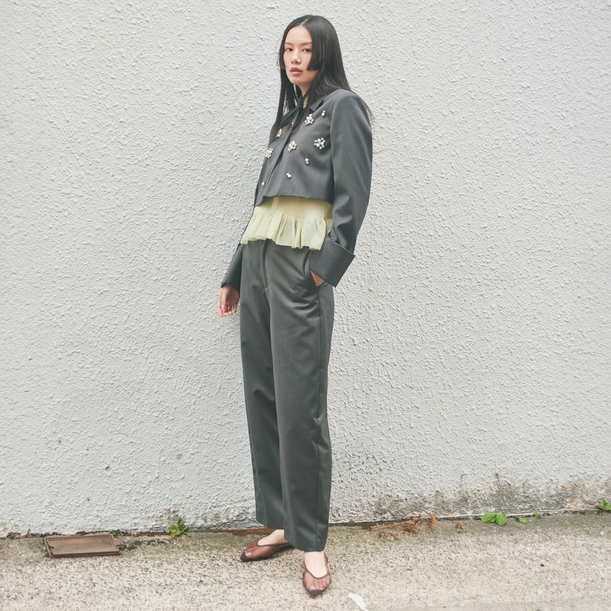 Flowy Fabric Curve Slacksパンツ