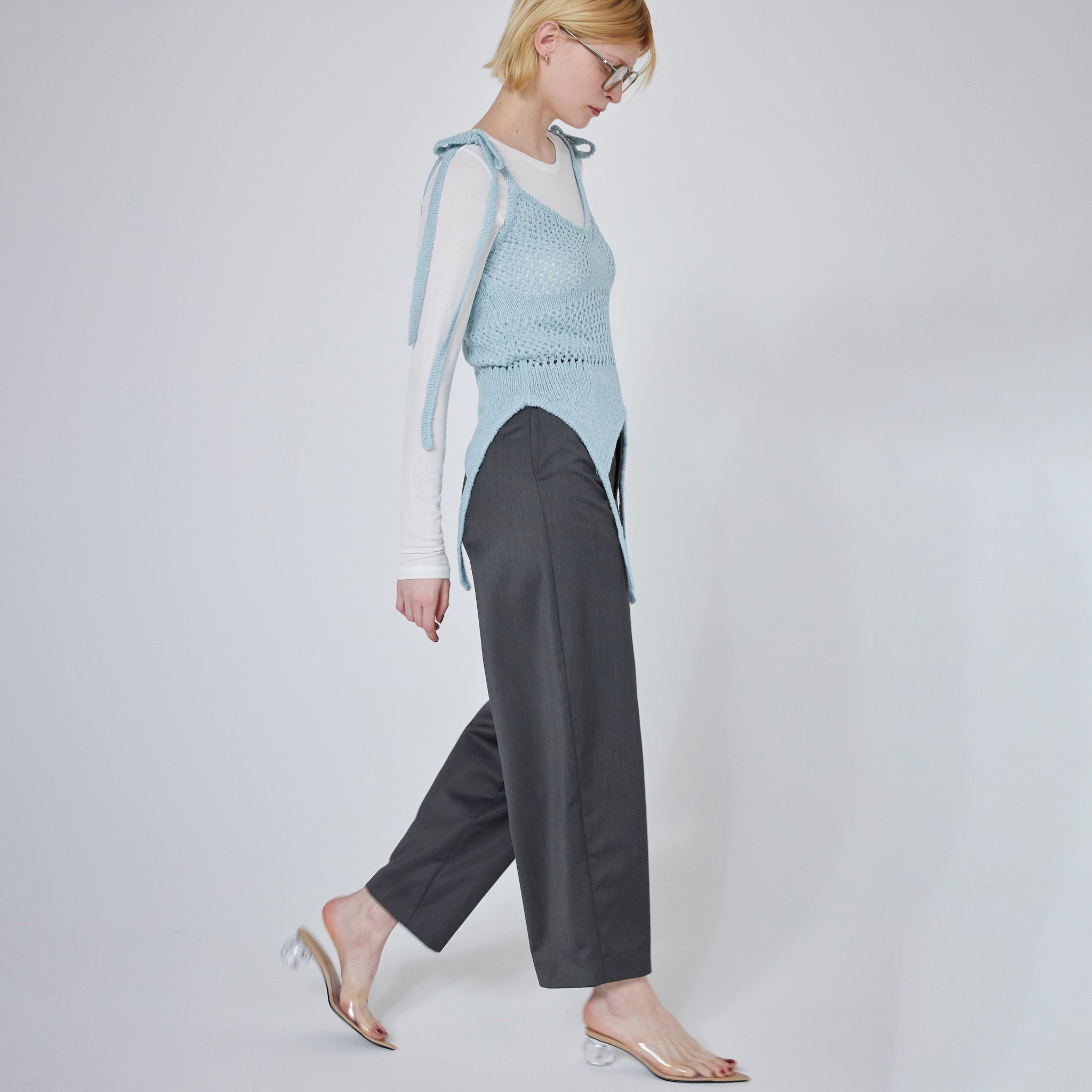 Flowy Fabric Curve Slacksパンツ