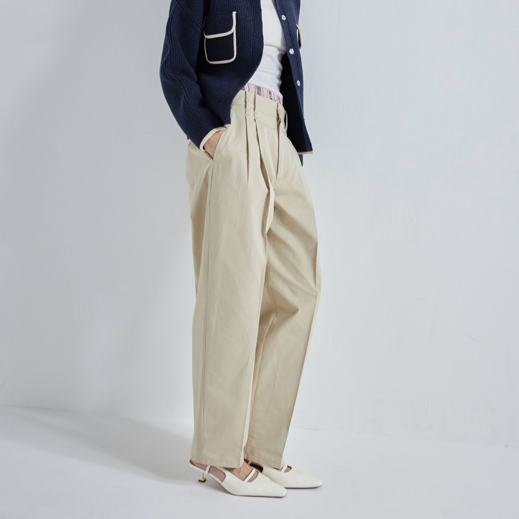 2tuck 2loopテーパードコットンパンツ