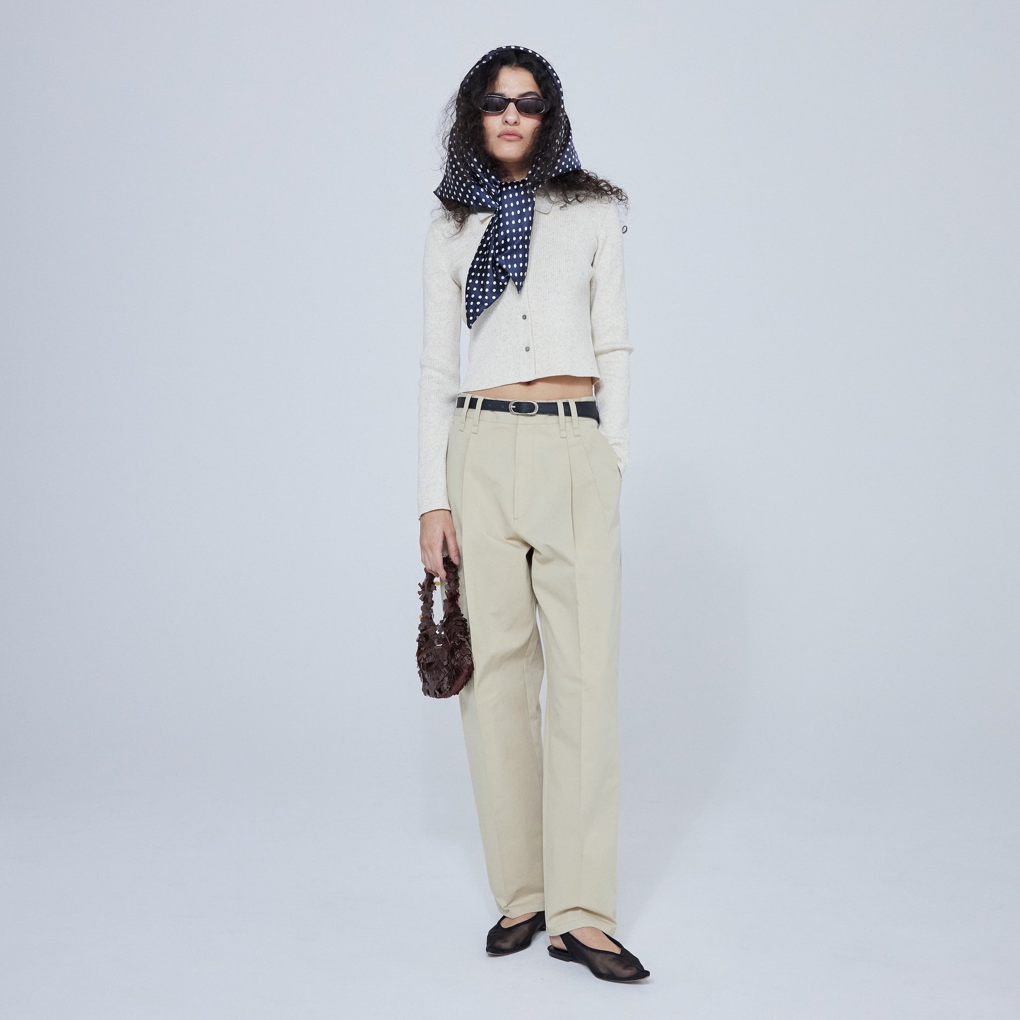 2tuck 2loopテーパードコットンパンツ