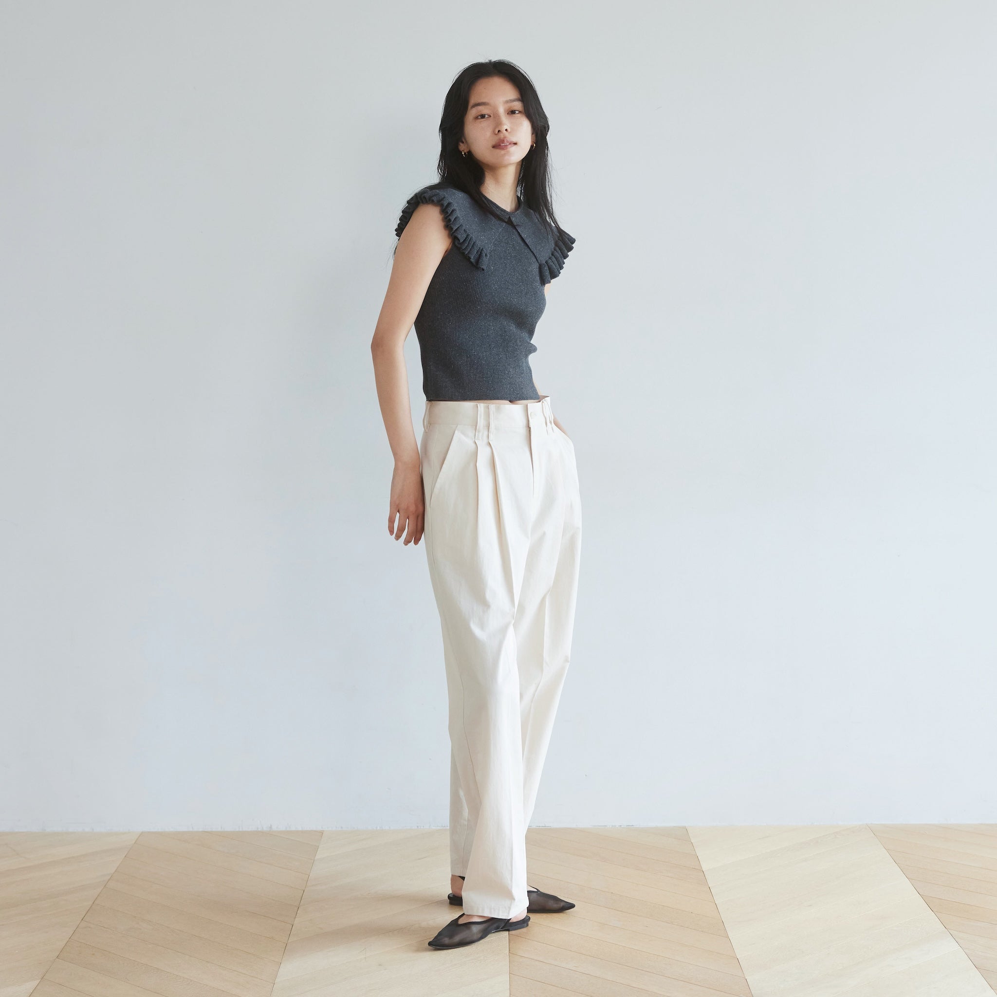 2tuck 2loopテーパードコットンパンツ