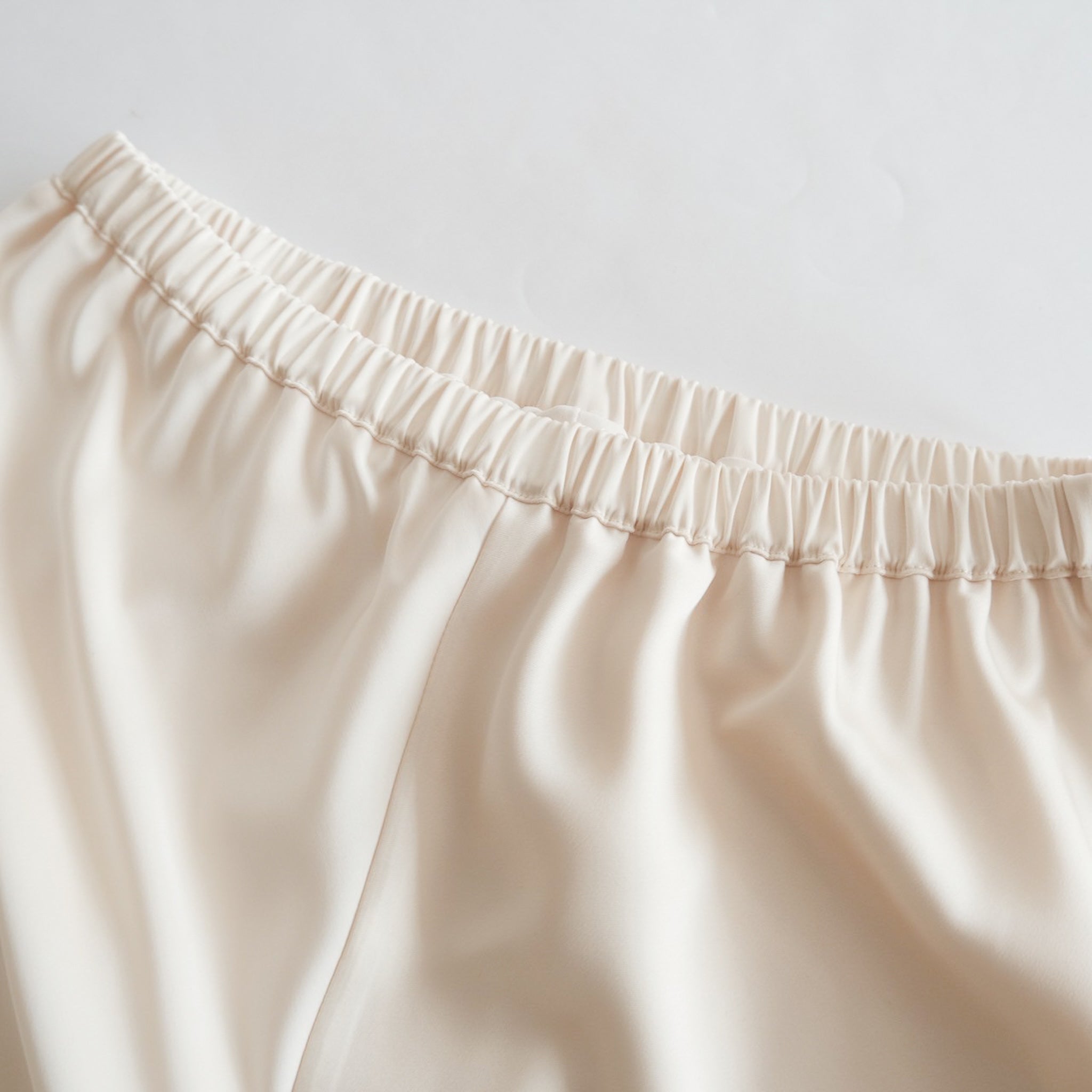 Eye Lash Satinパンツ