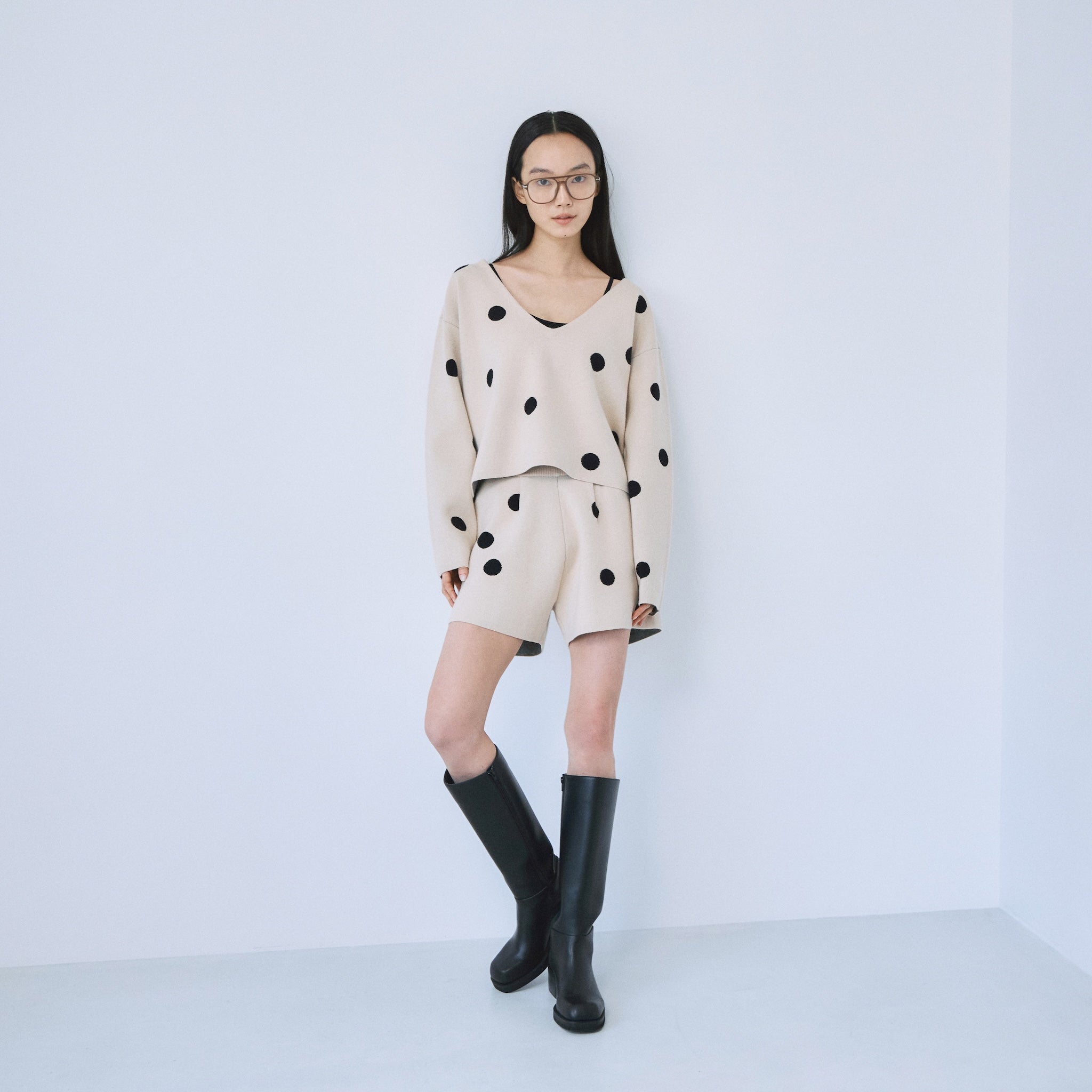 Smooth jacquard V-neck top