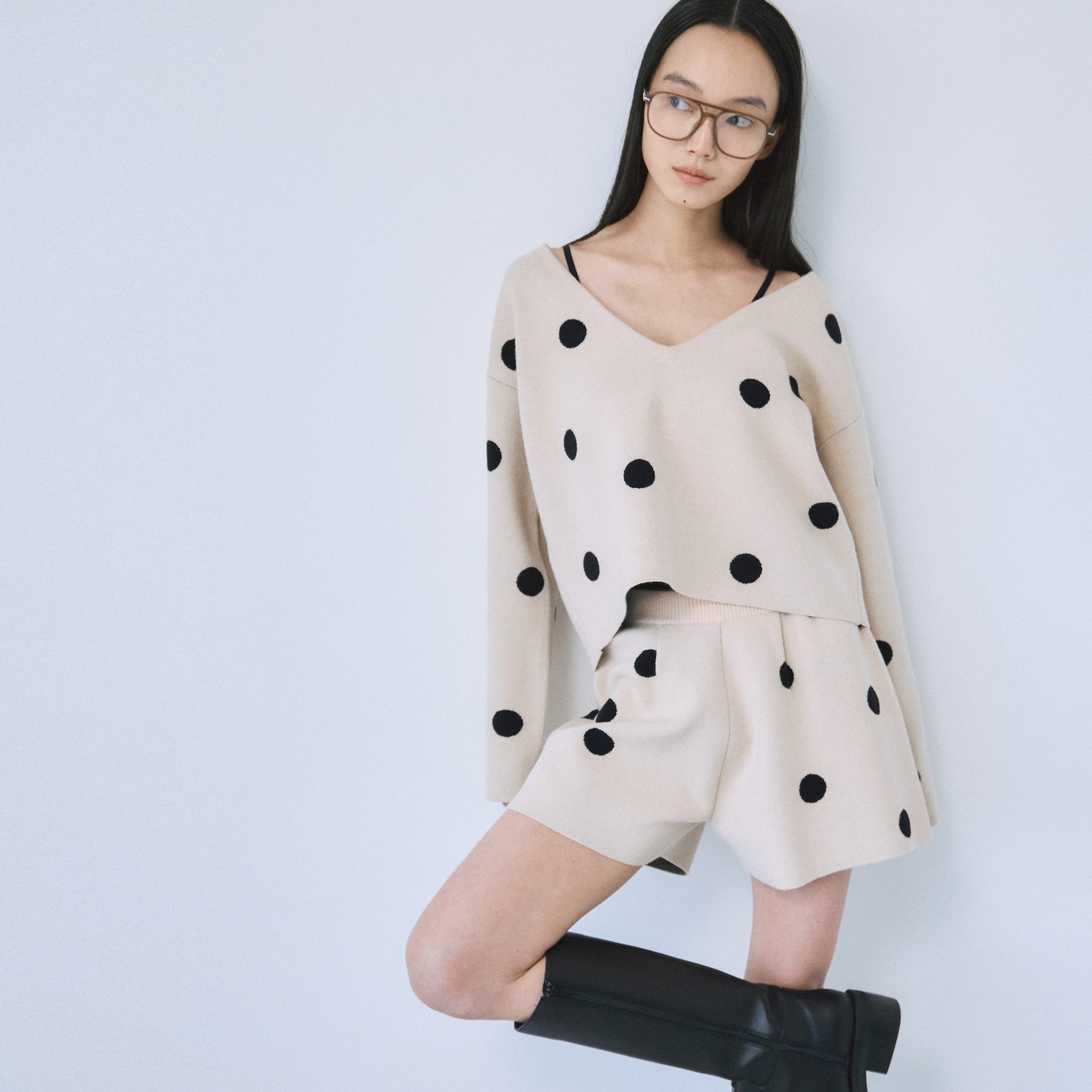 Smooth jacquard V-neck top