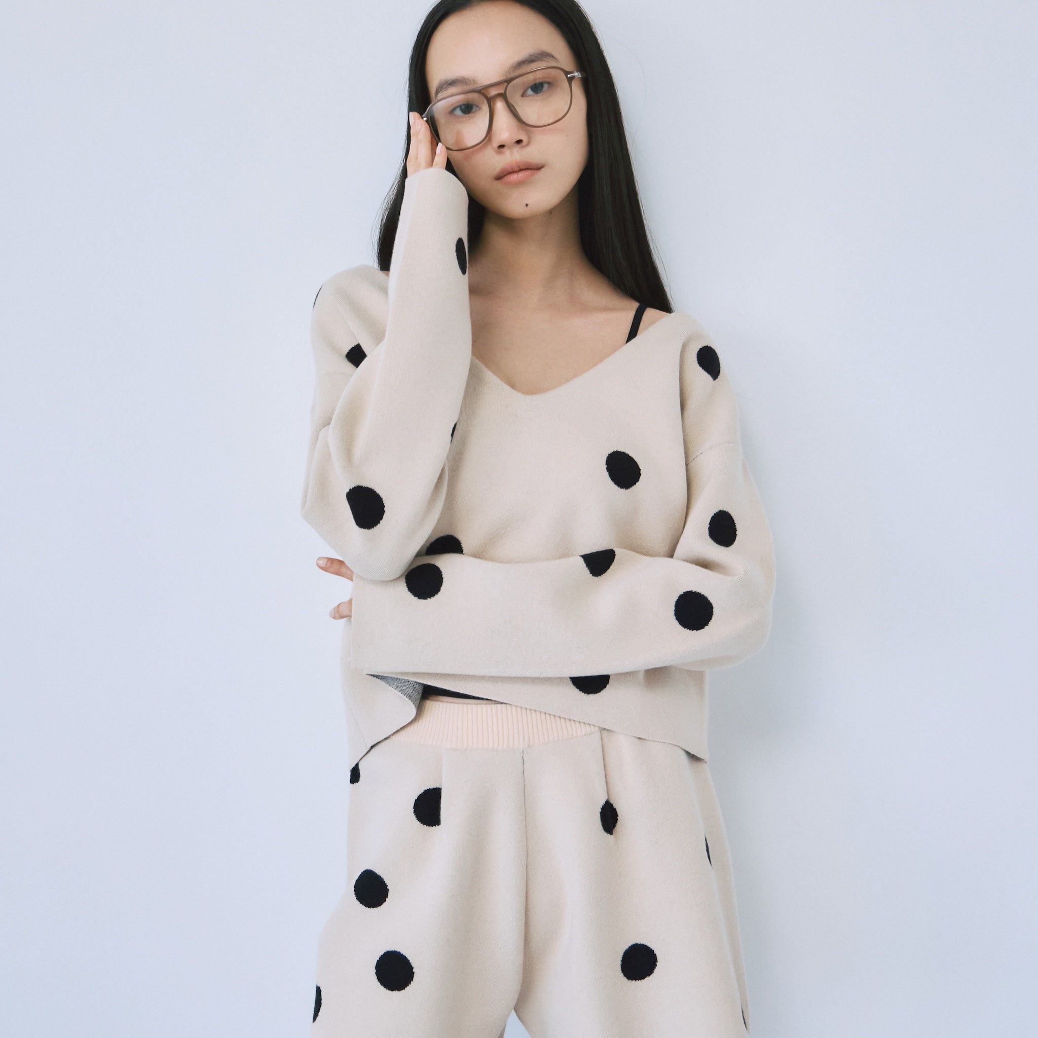 Smooth jacquard V-neck top