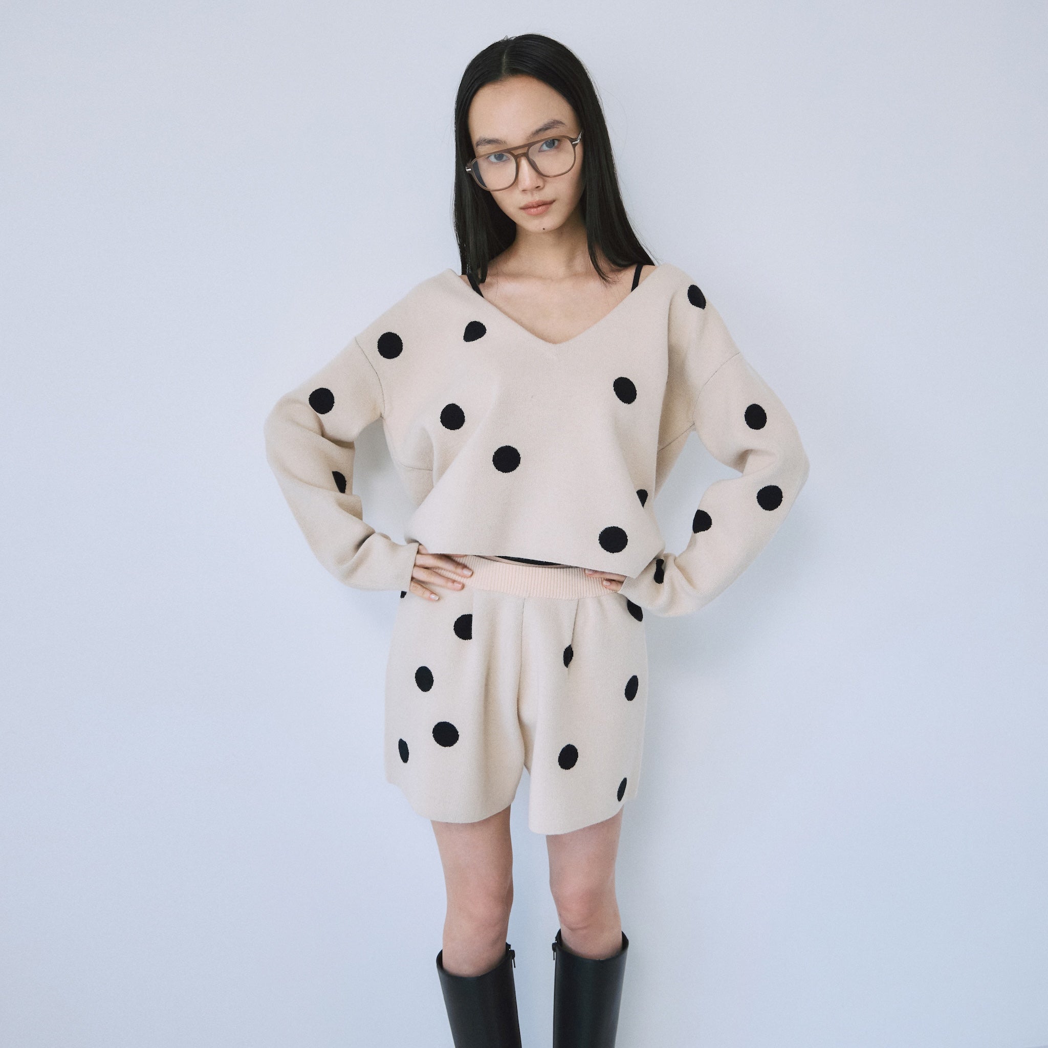 Smooth jacquard V-neck top