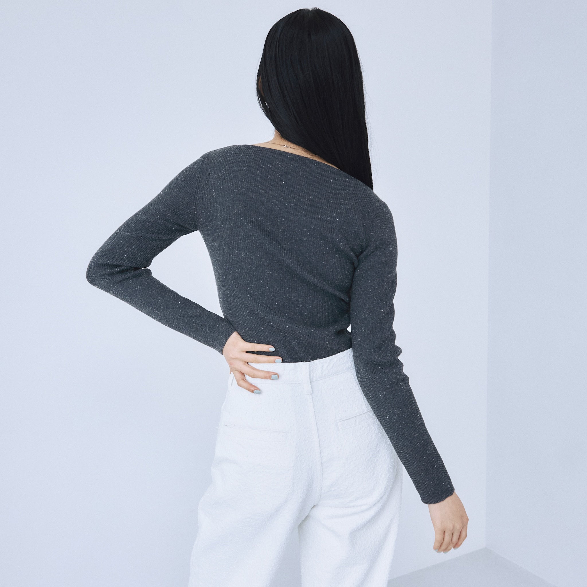 Linen combination V-cut Petit button knit