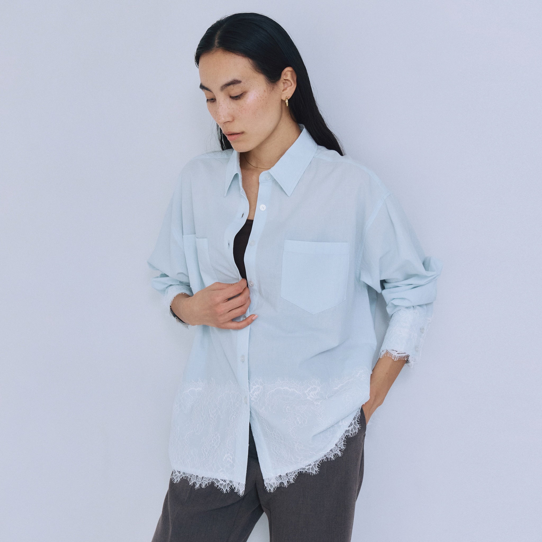 Cotton Washヘムレースシャツ