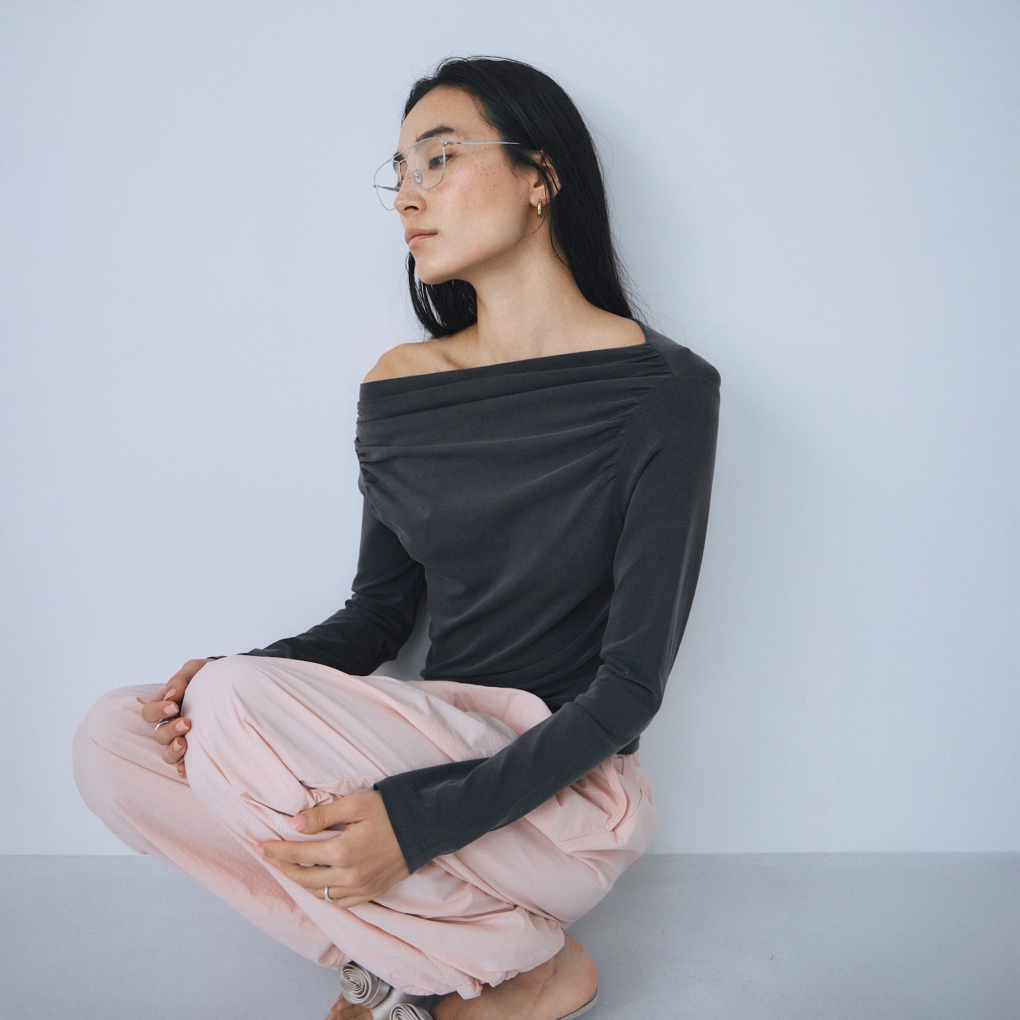 2-way neckline, decollete, long sleeves