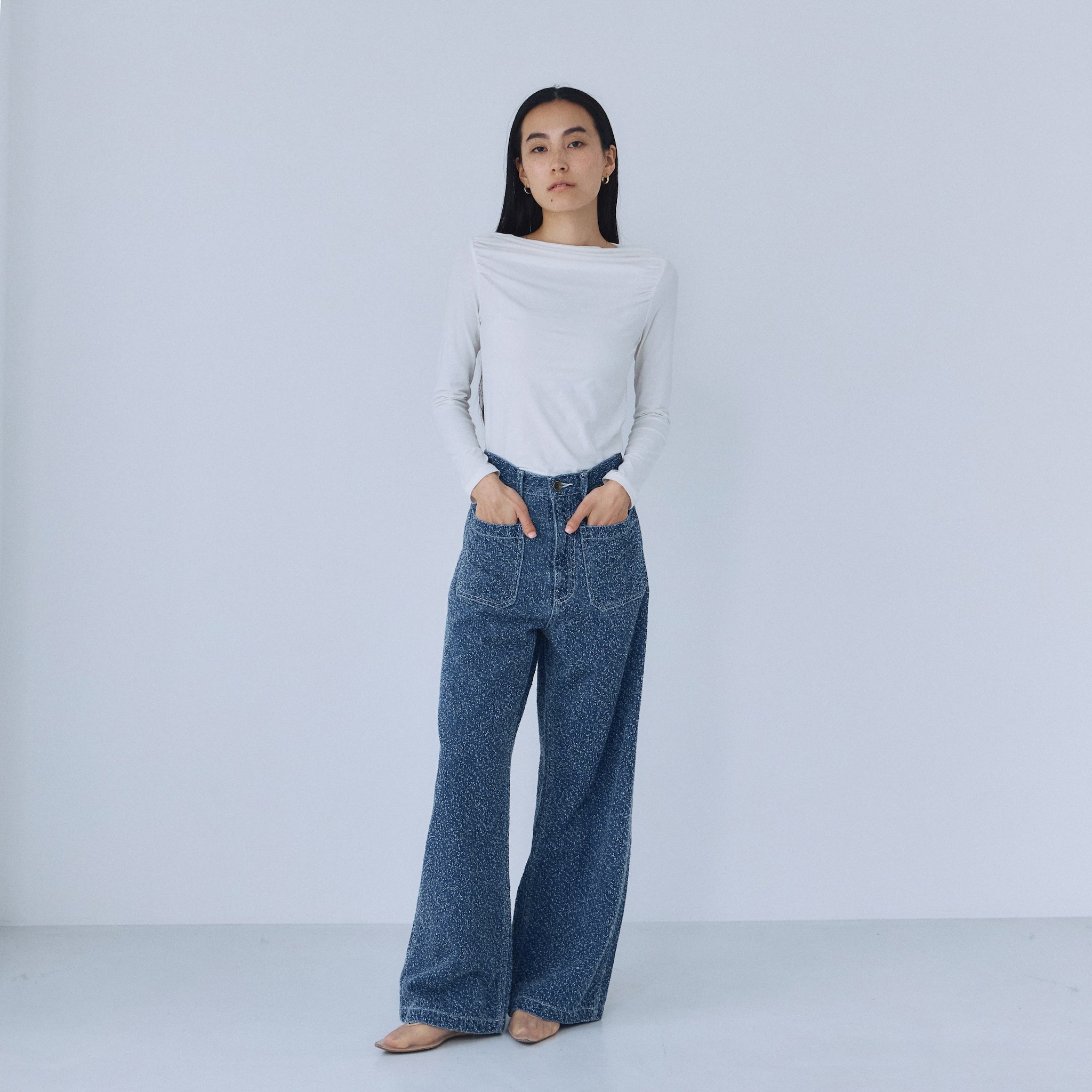 2-way neckline, decollete, long sleeves