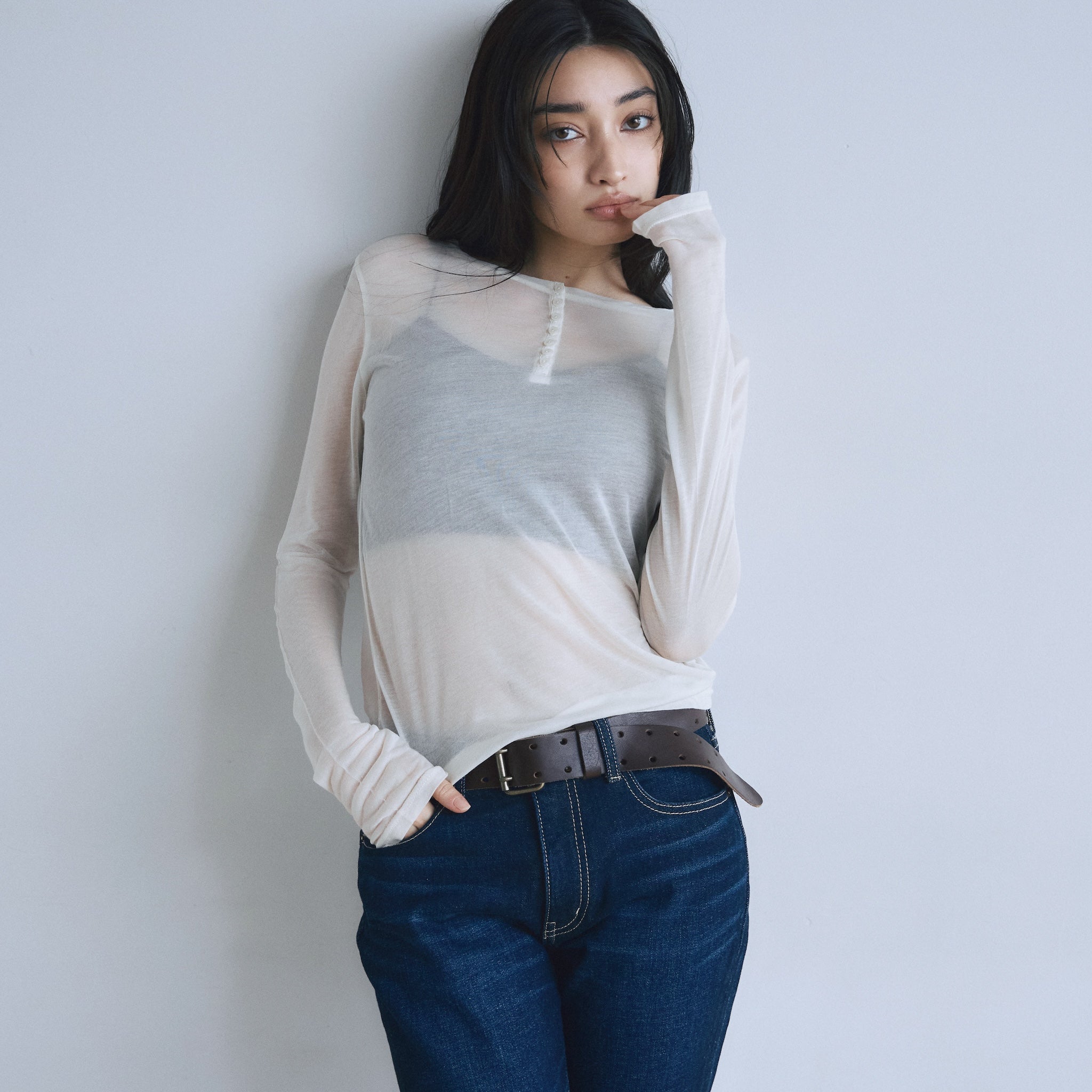 Noble silkヘンリーネックトップス
