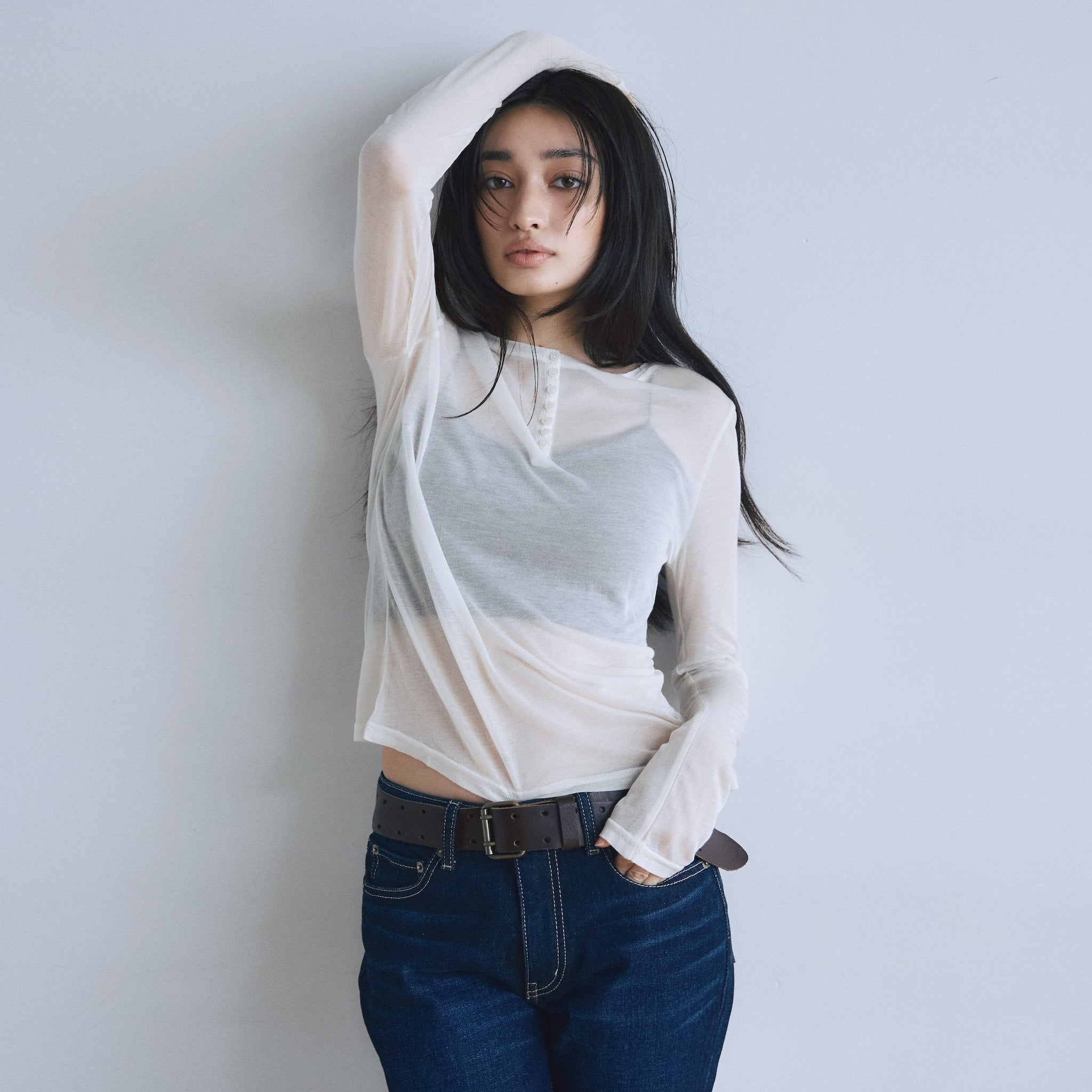 Noble silkヘンリーネックトップス