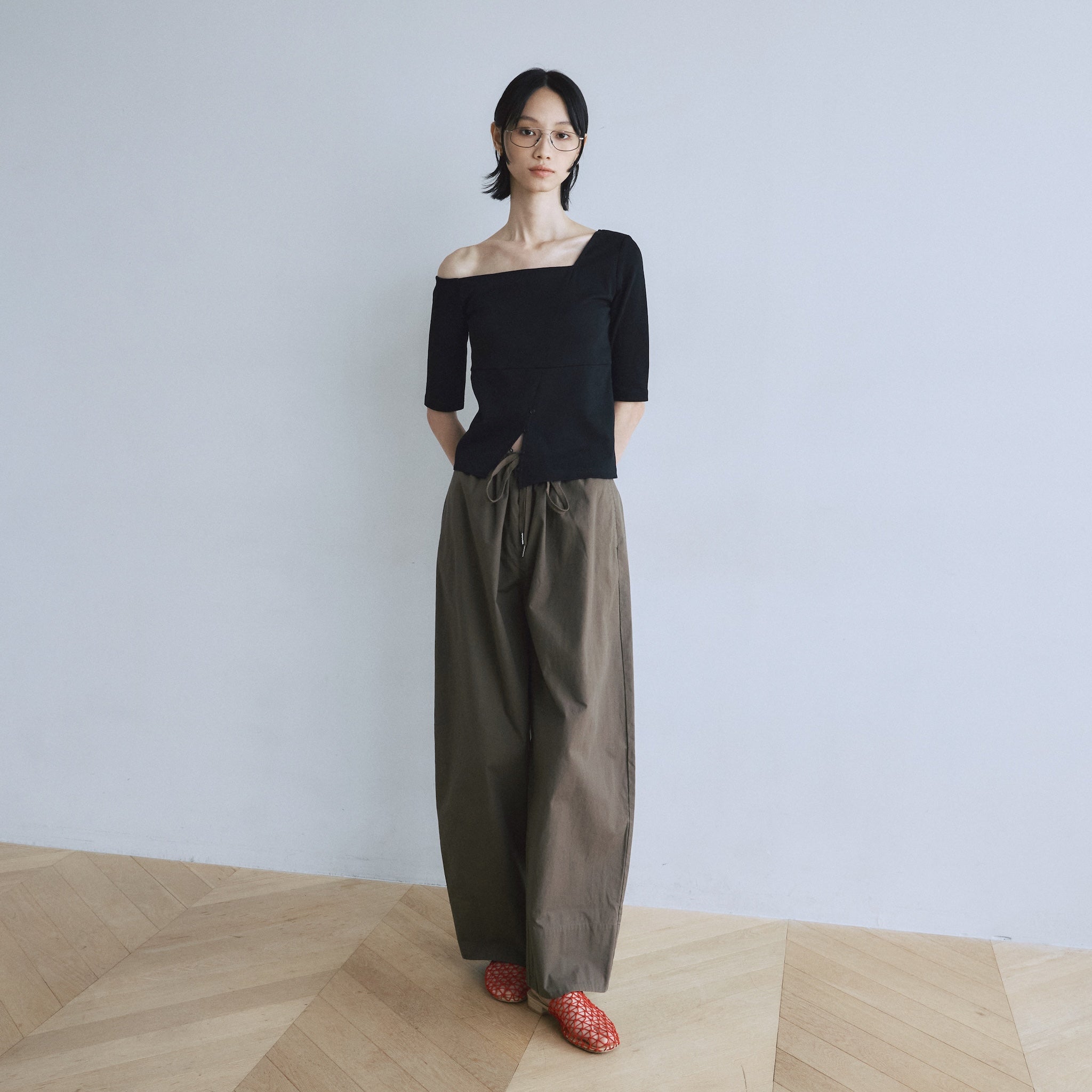 Padded Mofty Asymmetric Half Sleeve