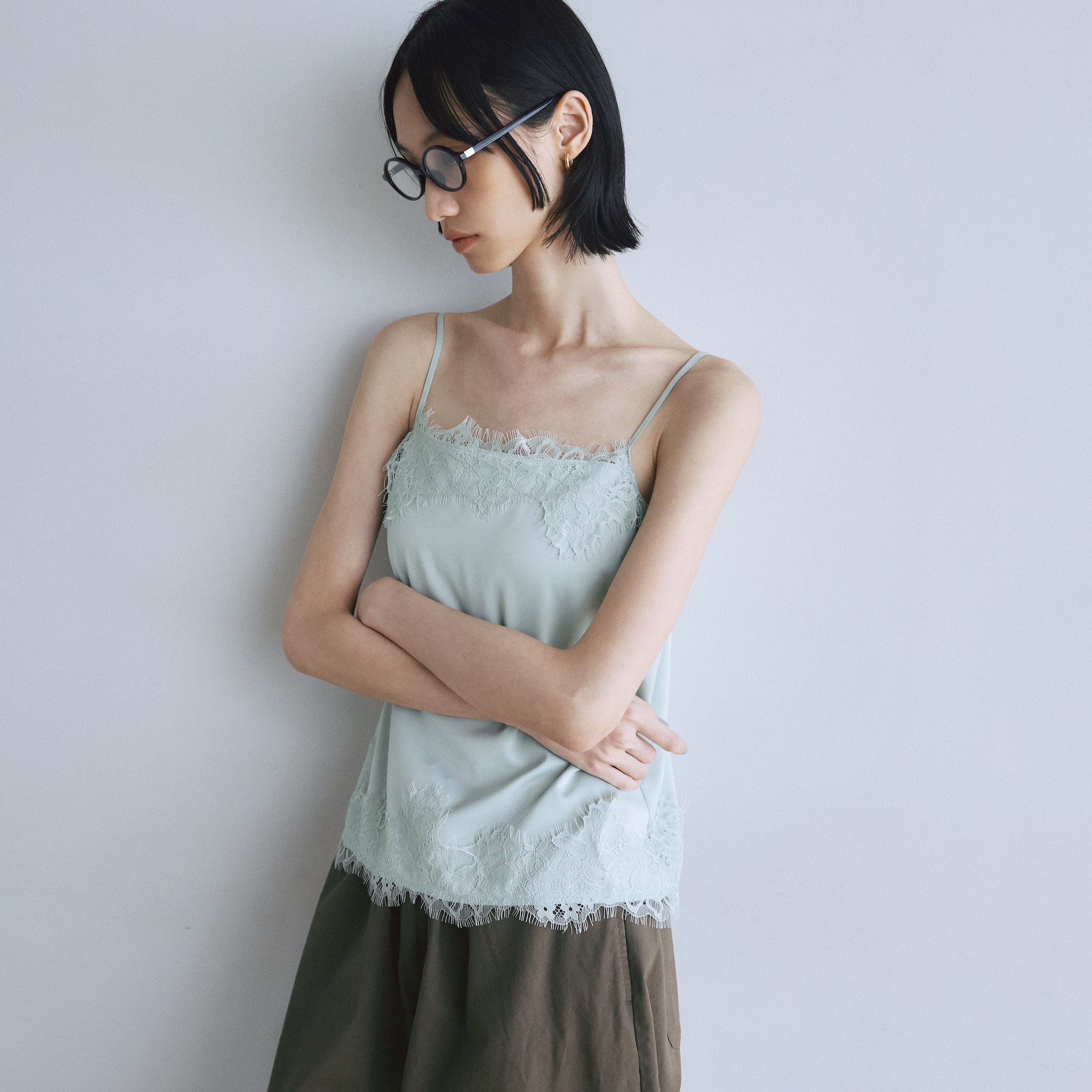 パッドin Lacy Satinキャミソール