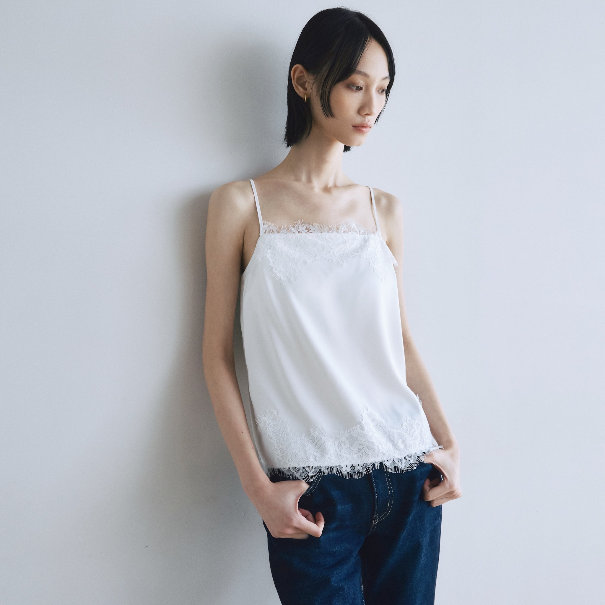 パッドin Lacy Satinキャミソール