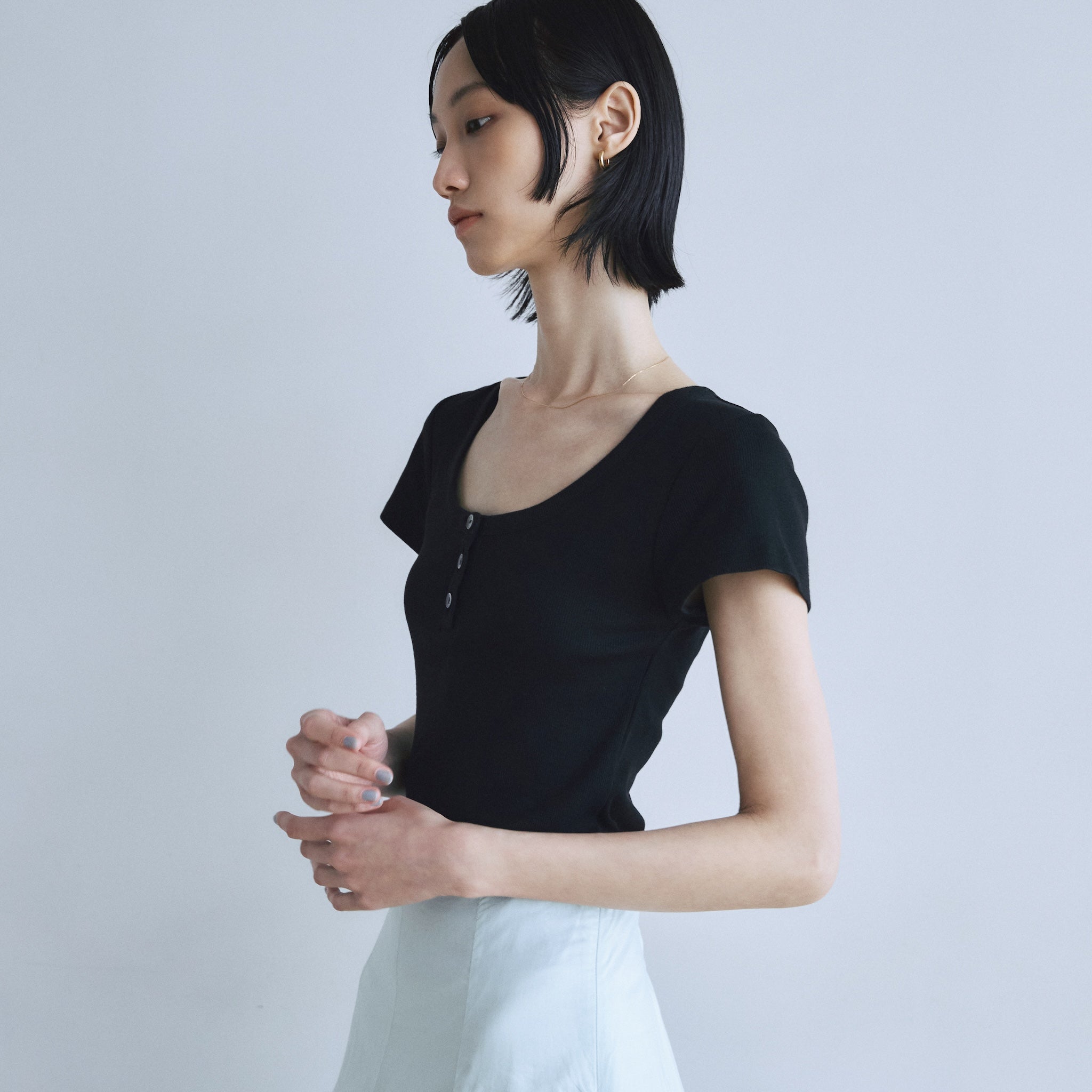 Henley neck half sleeve top